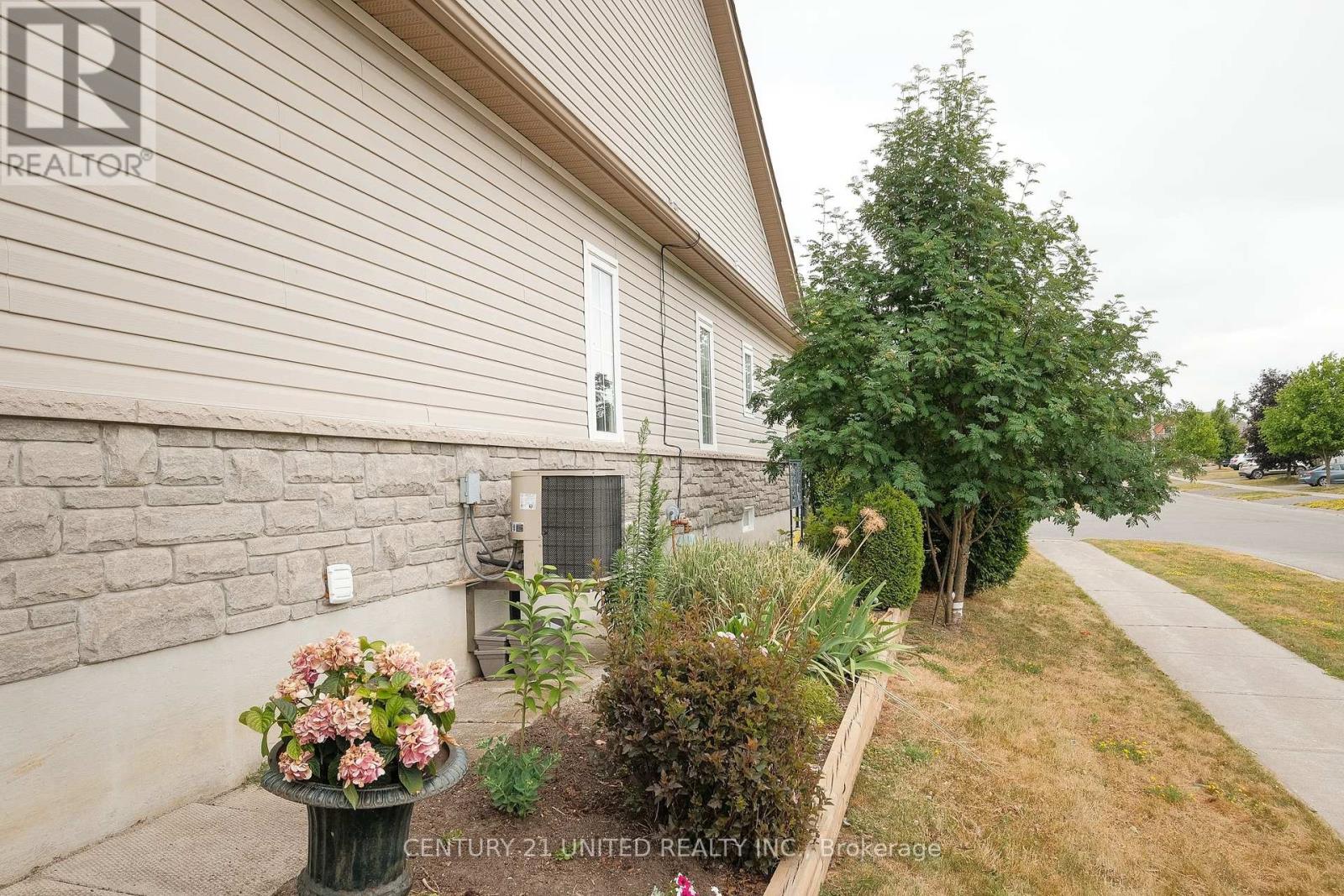 569 Garbutt Terrace, Peterborough North (South), Ontario  K9H 7S9 - Photo 39 - X12279055