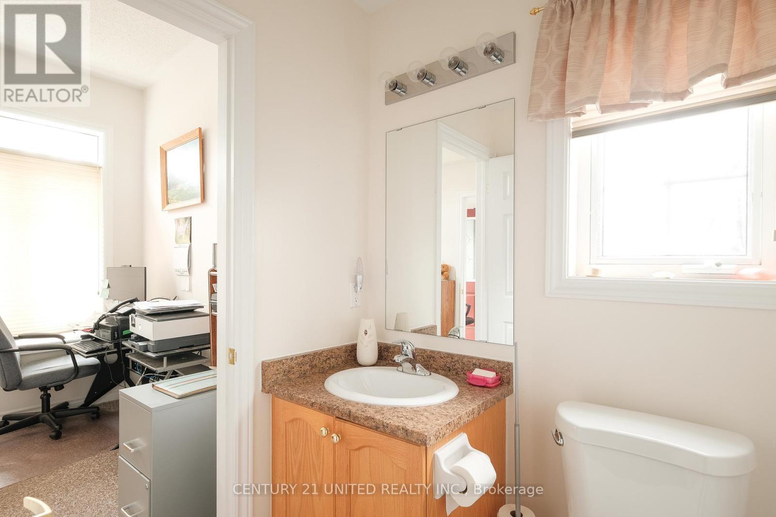 569 Garbutt Terrace, Peterborough North (South), Ontario  K9H 7S9 - Photo 7 - X12279055