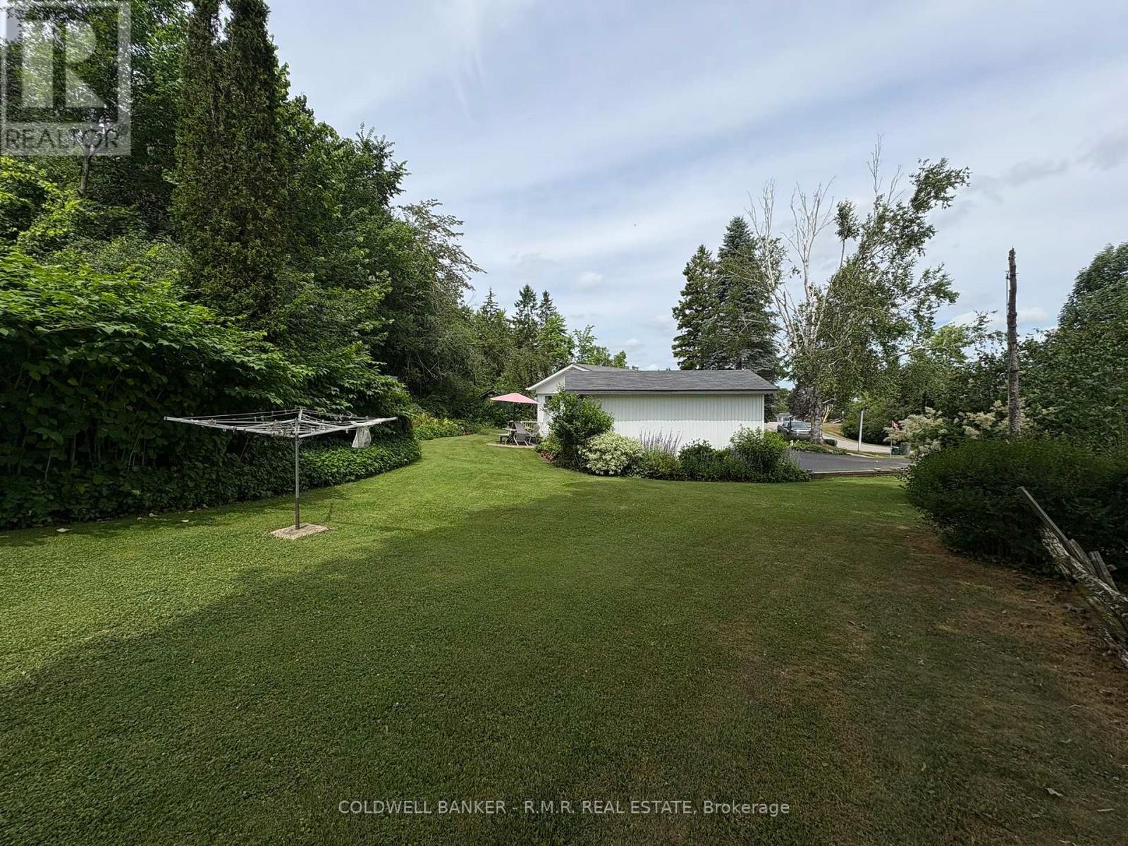 2 Hill Street, Kawartha Lakes (Fenelon), Ontario  K9V 0H5 - Photo 4 - X12279400