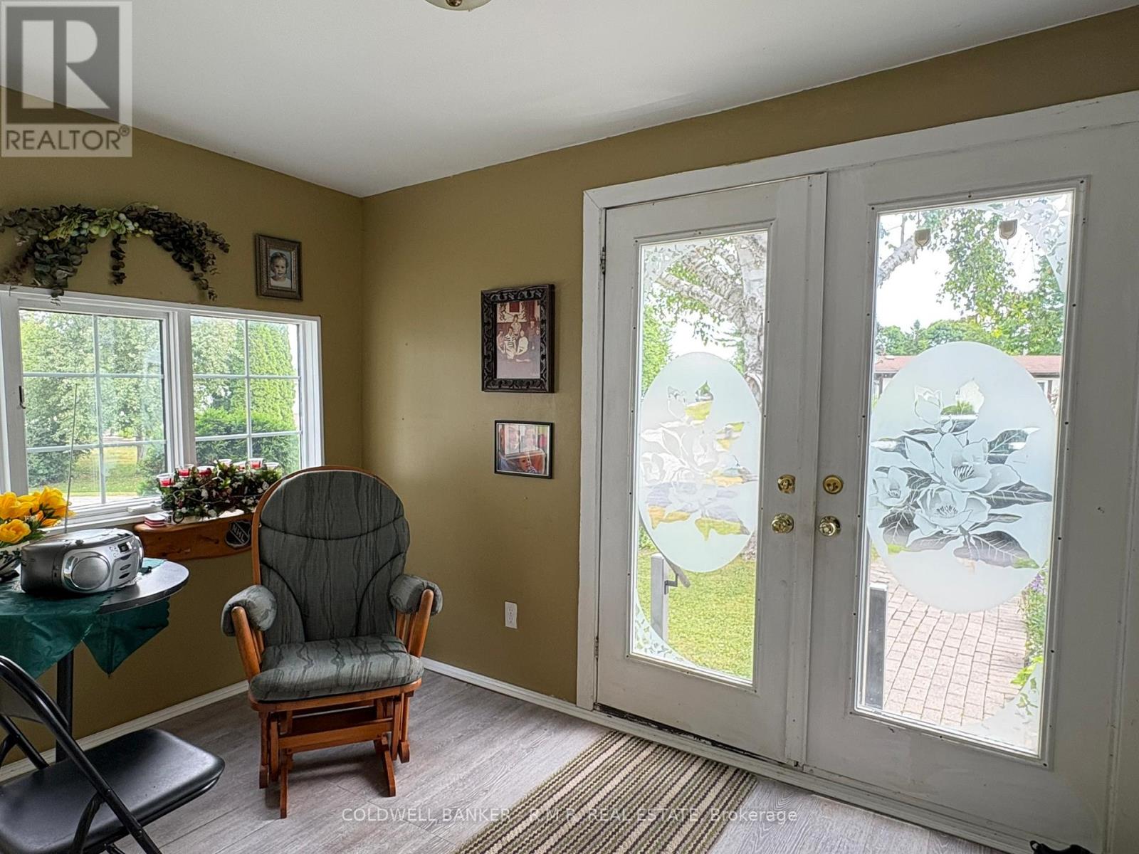2 Hill Street, Kawartha Lakes (Fenelon), Ontario  K9V 0H5 - Photo 7 - X12279400