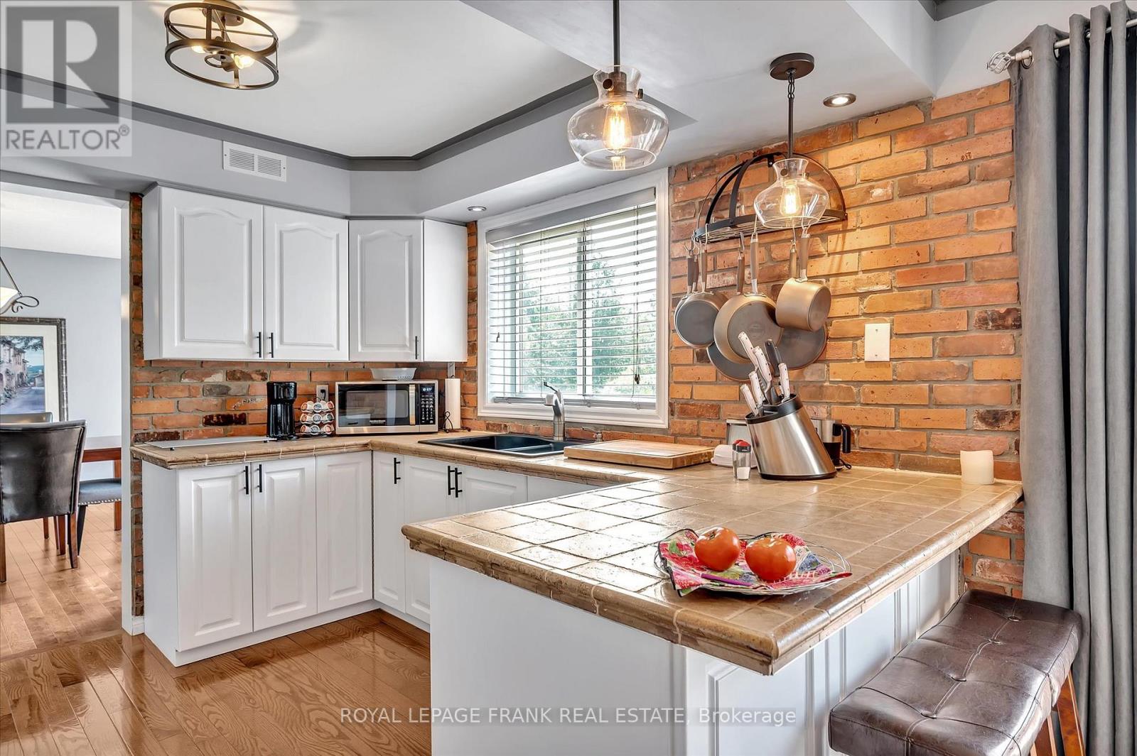 229 Lonsberry Lane, Douro-Dummer, Ontario  K0L 3A0 - Photo 12 - X12279590