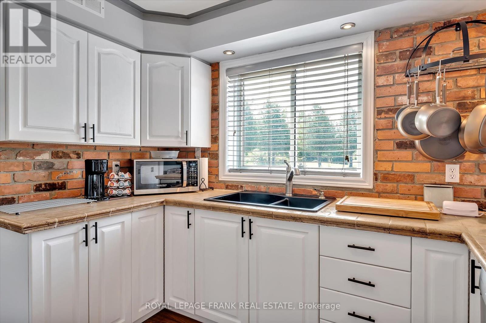 229 Lonsberry Lane, Douro-Dummer, Ontario  K0L 3A0 - Photo 13 - X12279590
