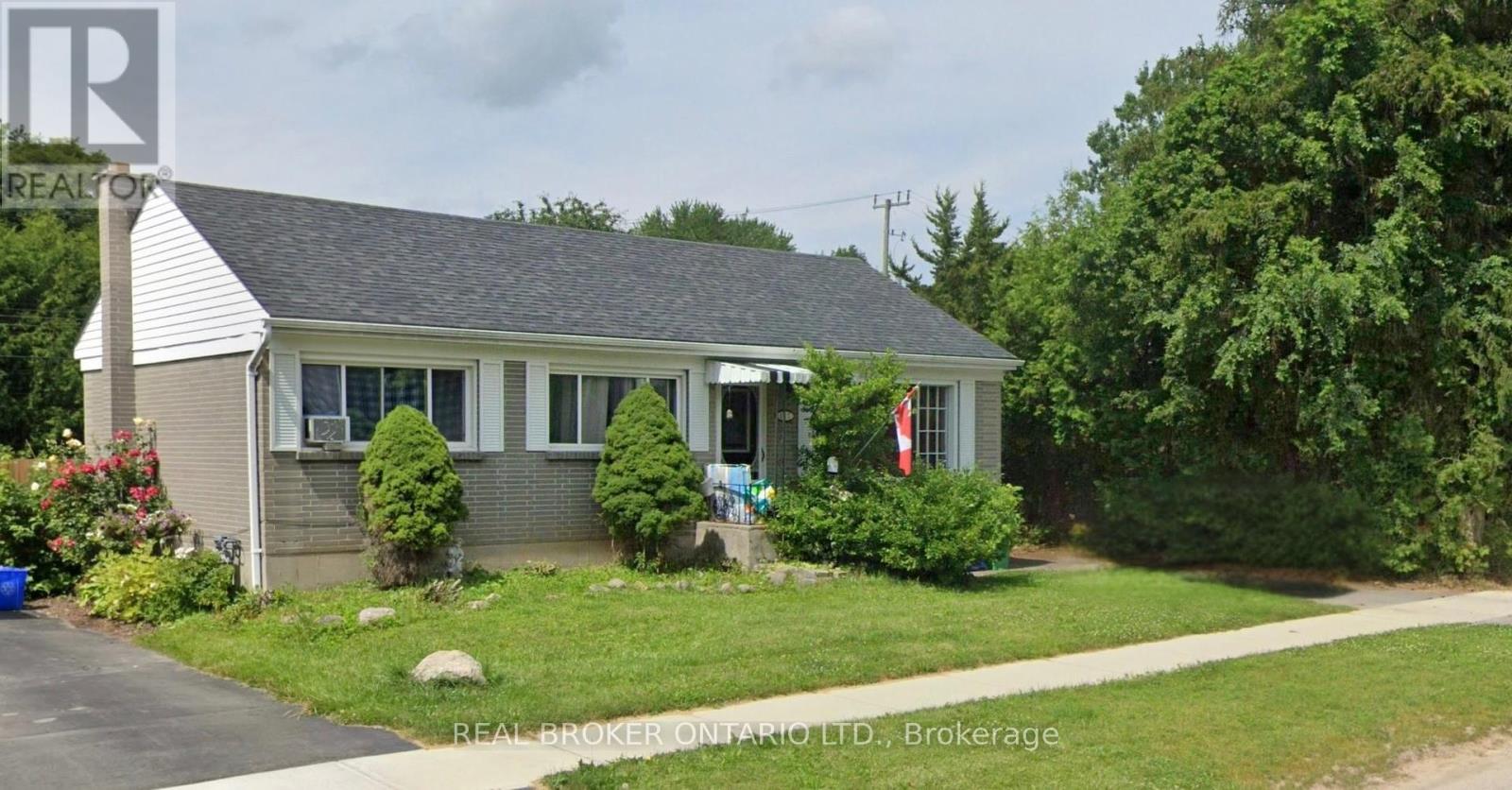 887 Philip Street, Peterborough North (South), Ontario  K9H 6E4 - Photo 1 - X12279475