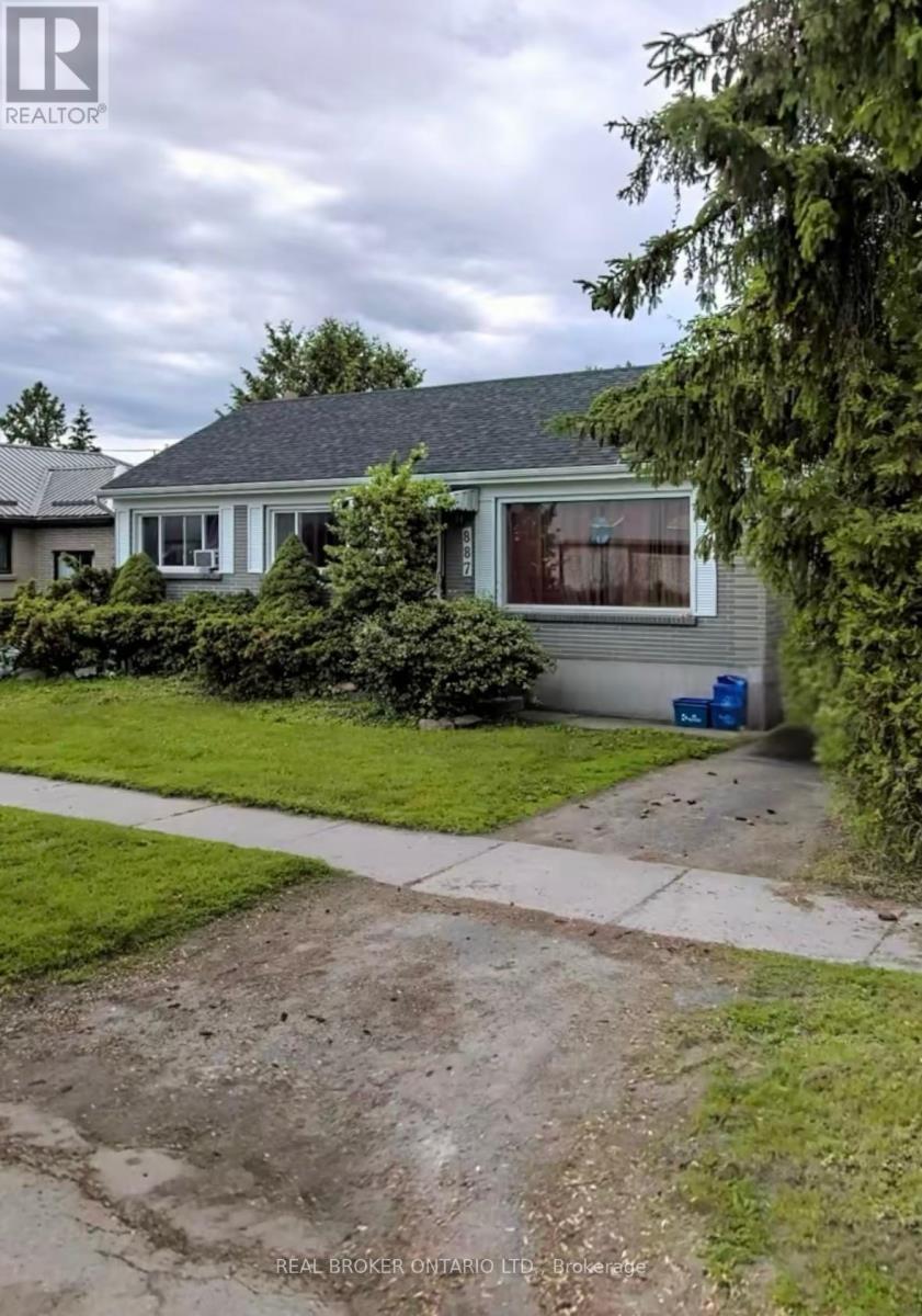 887 Philip Street, Peterborough North (South), Ontario  K9H 6E4 - Photo 4 - X12279475