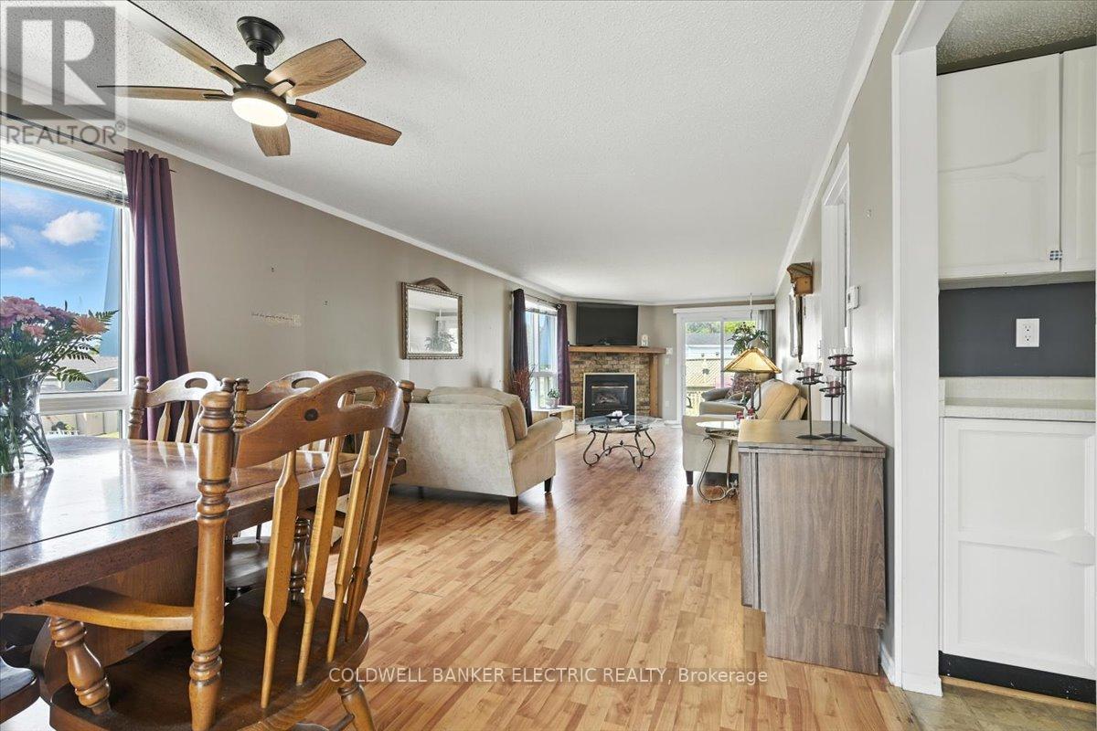 18 Loyalist Court, Clarington (Newcastle), Ontario  L1B 1A8 - Photo 3 - E12279816