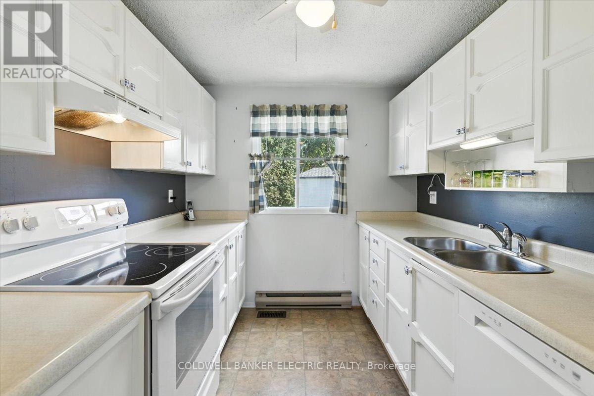 18 Loyalist Court, Clarington (Newcastle), Ontario  L1B 1A8 - Photo 7 - E12279816