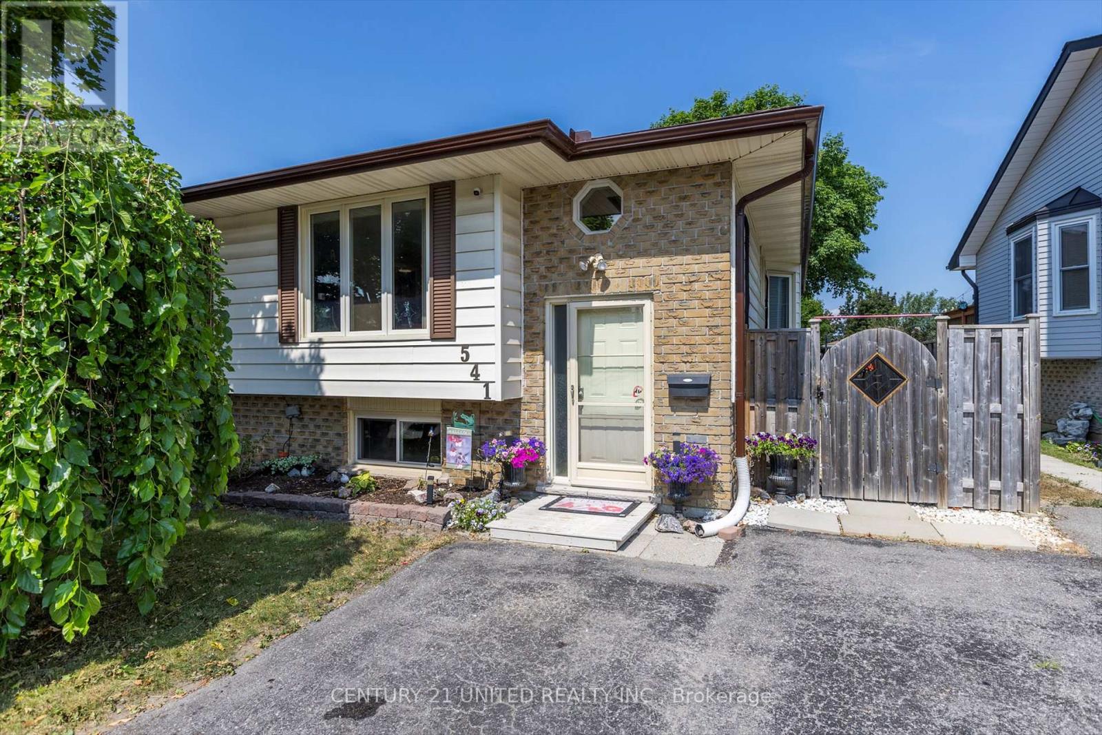 541 Crystal Drive, Peterborough South (East), Ontario  K9J 8H7 - Photo 1 - X12279695