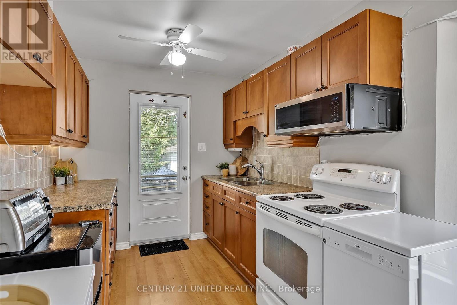 541 Crystal Drive, Peterborough South (East), Ontario  K9J 8H7 - Photo 12 - X12279695