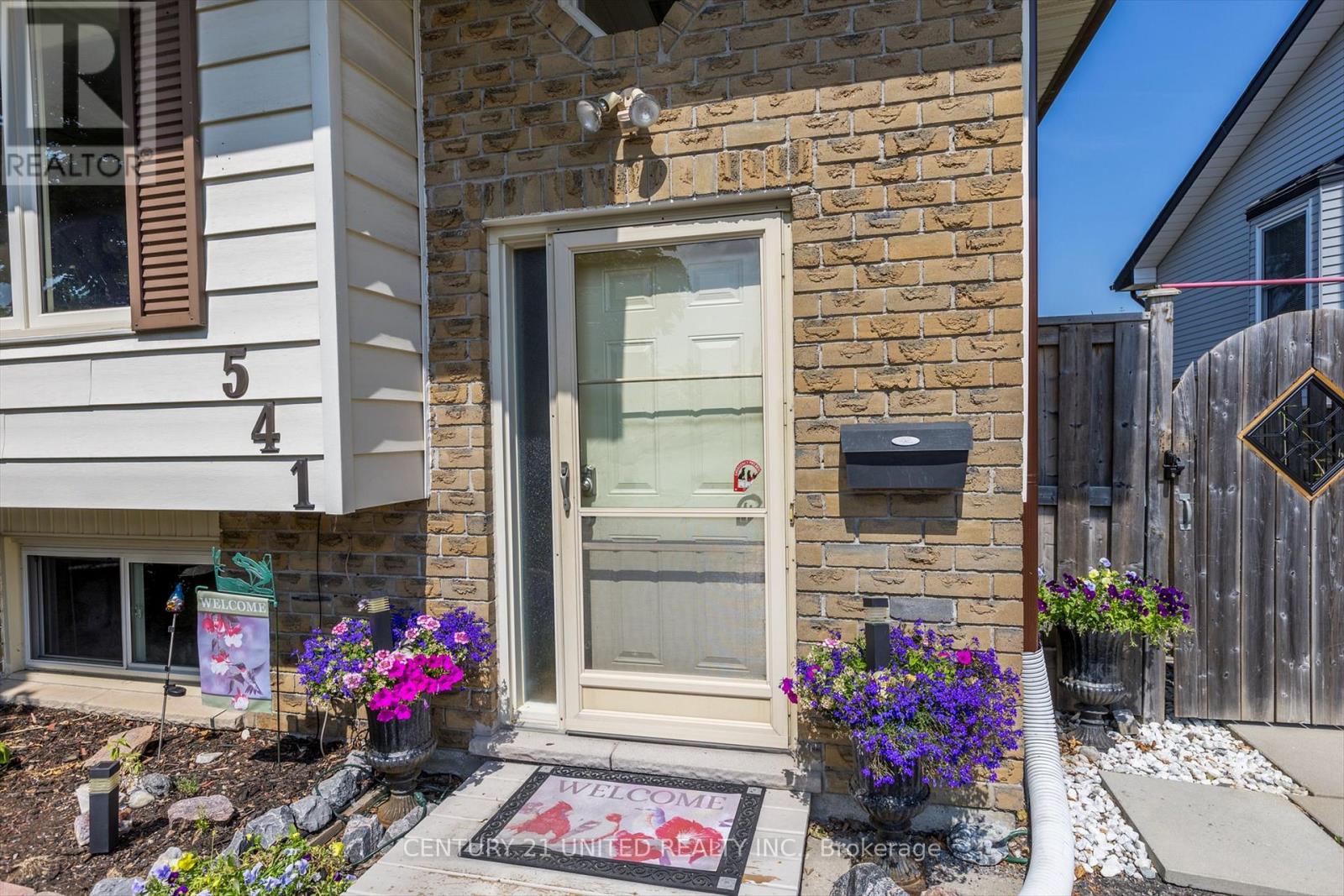 541 Crystal Drive, Peterborough South (East), Ontario  K9J 8H7 - Photo 5 - X12279695
