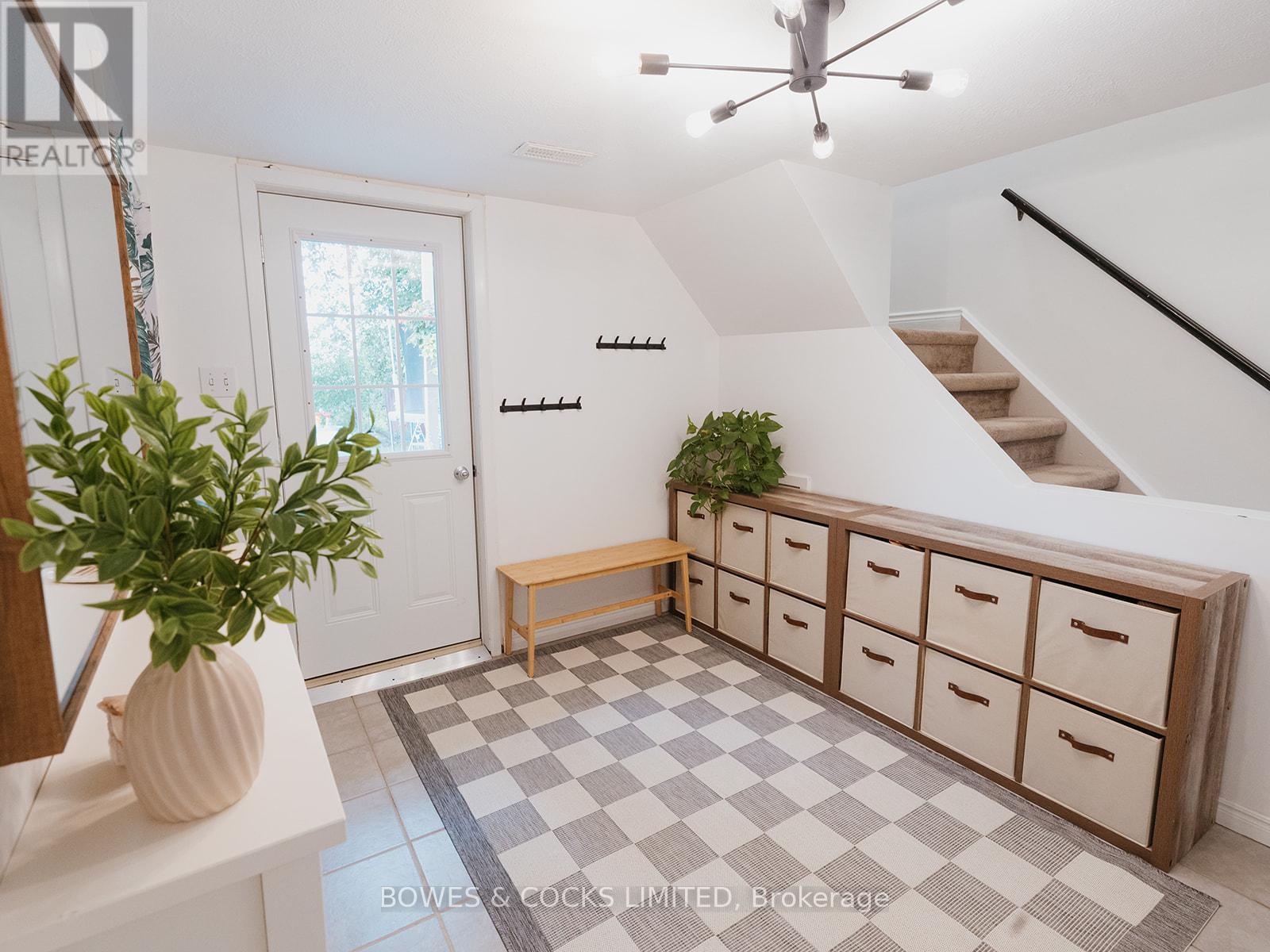 951 Ellesmere Avenue, Peterborough North (Central), Ontario  K9H 7A9 - Photo 14 - X12279856