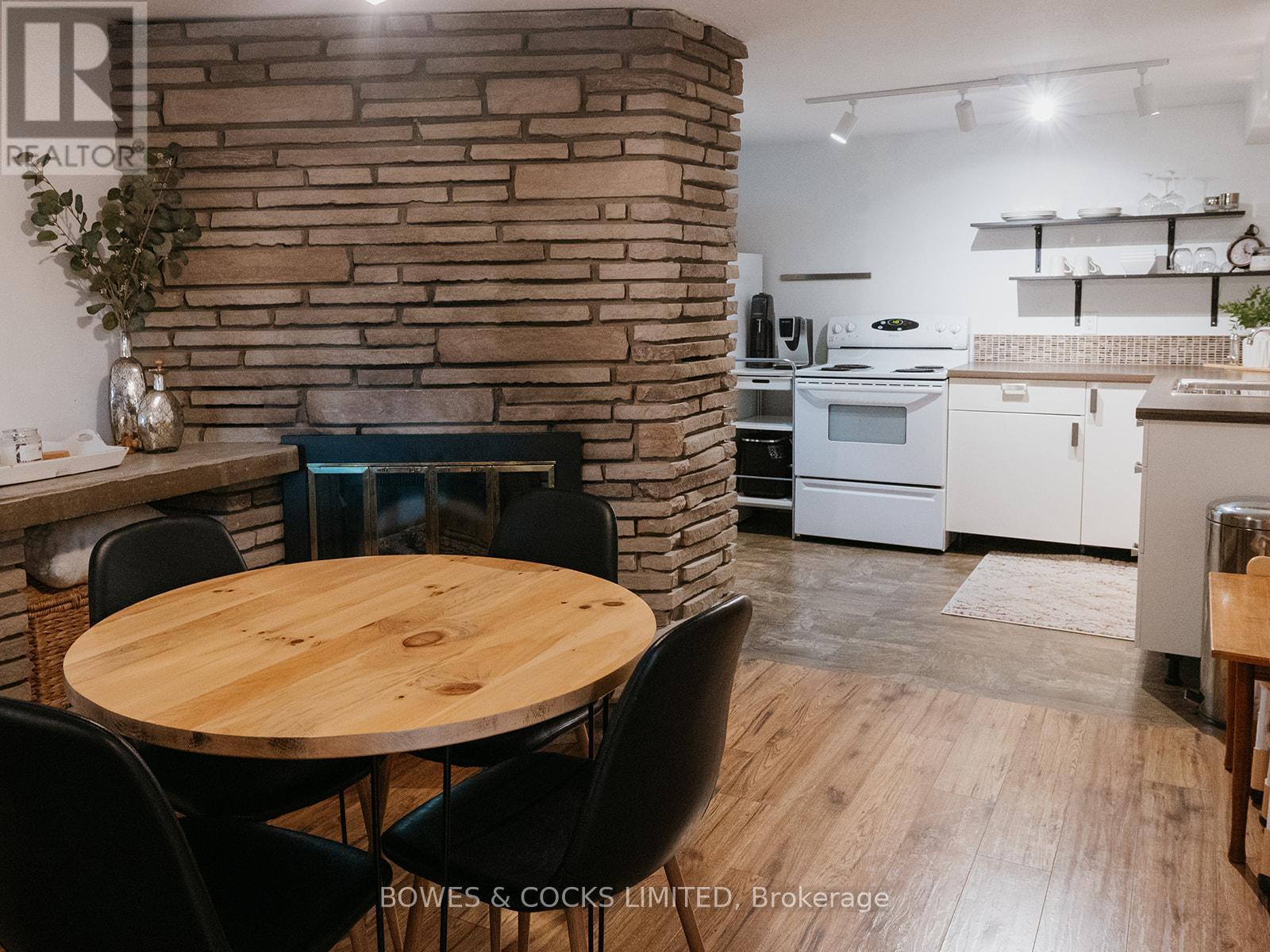 951 Ellesmere Avenue, Peterborough North (Central), Ontario  K9H 7A9 - Photo 18 - X12279856