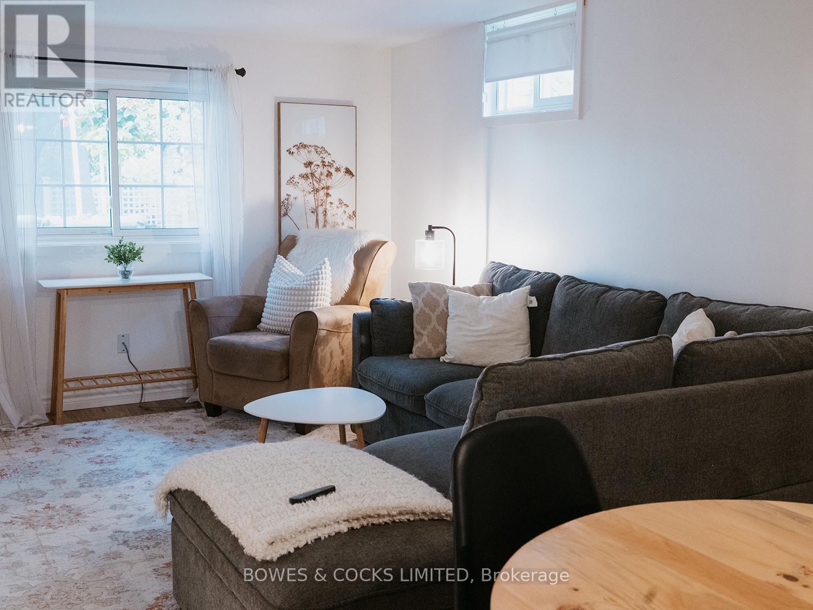 951 Ellesmere Avenue, Peterborough North (Central), Ontario  K9H 7A9 - Photo 22 - X12279856