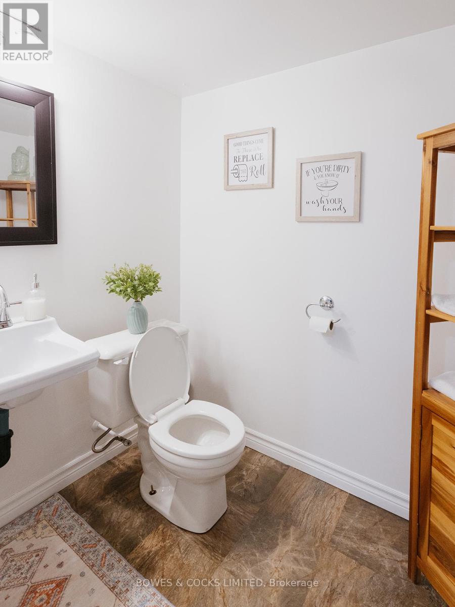 951 Ellesmere Avenue, Peterborough North (Central), Ontario  K9H 7A9 - Photo 24 - X12279856