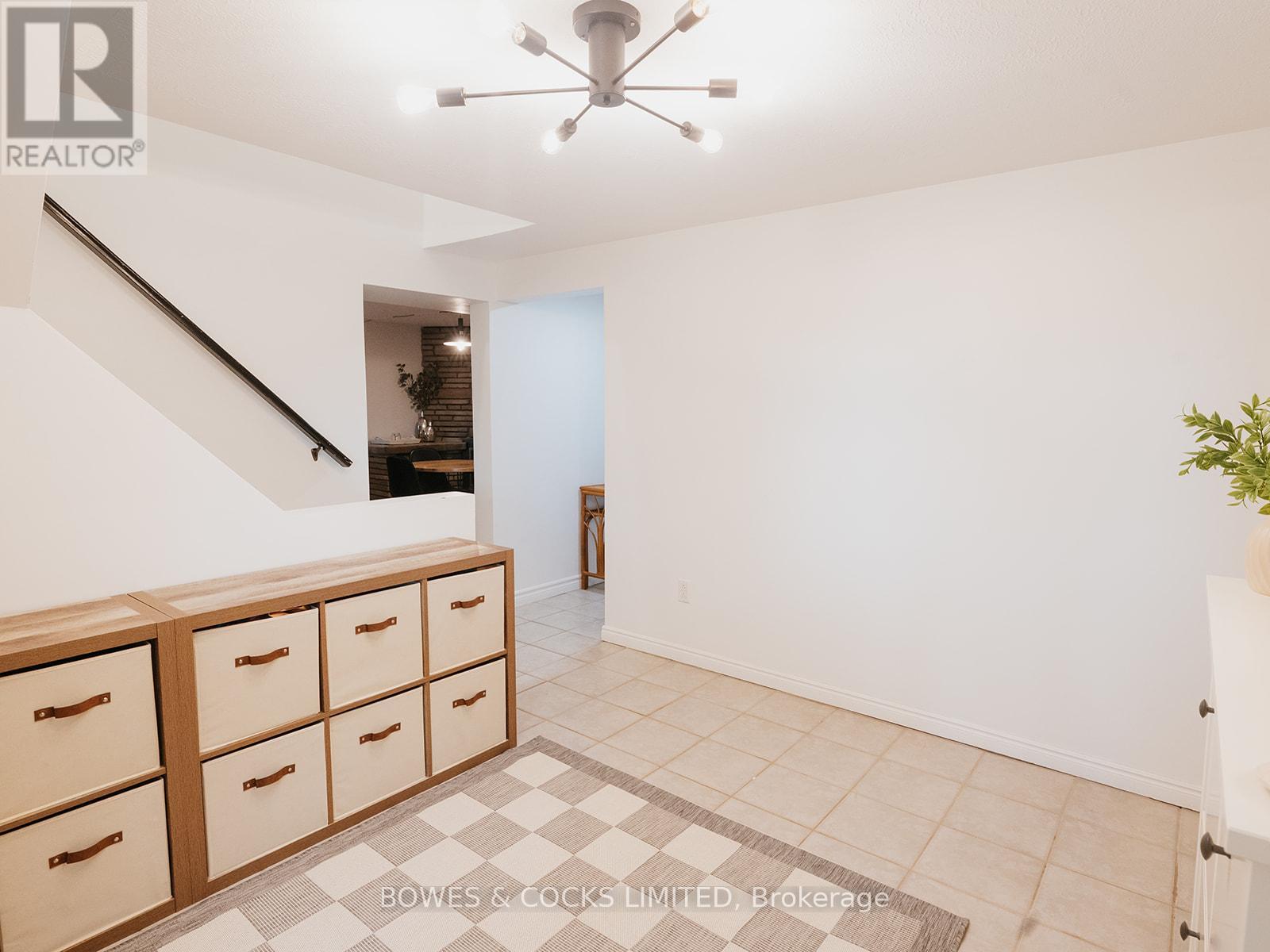 951 Ellesmere Avenue, Peterborough North (Central), Ontario  K9H 7A9 - Photo 27 - X12279856