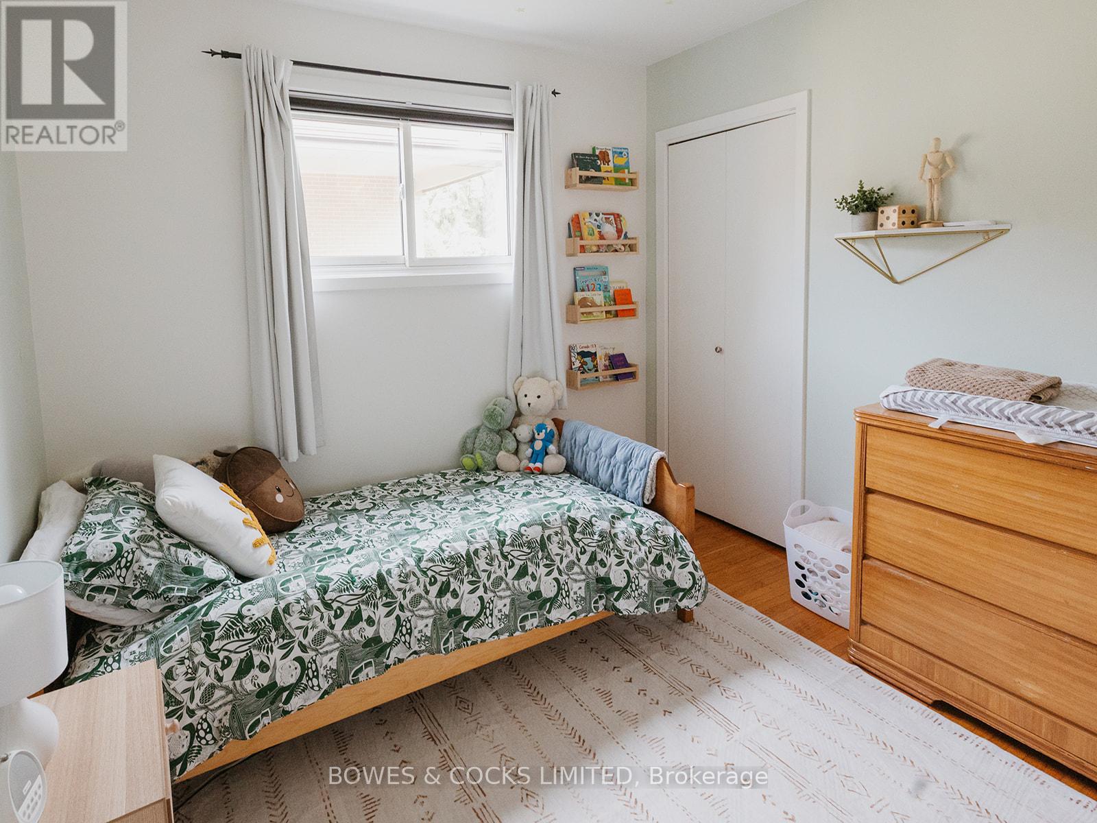 951 Ellesmere Avenue, Peterborough North (Central), Ontario  K9H 7A9 - Photo 43 - X12279856