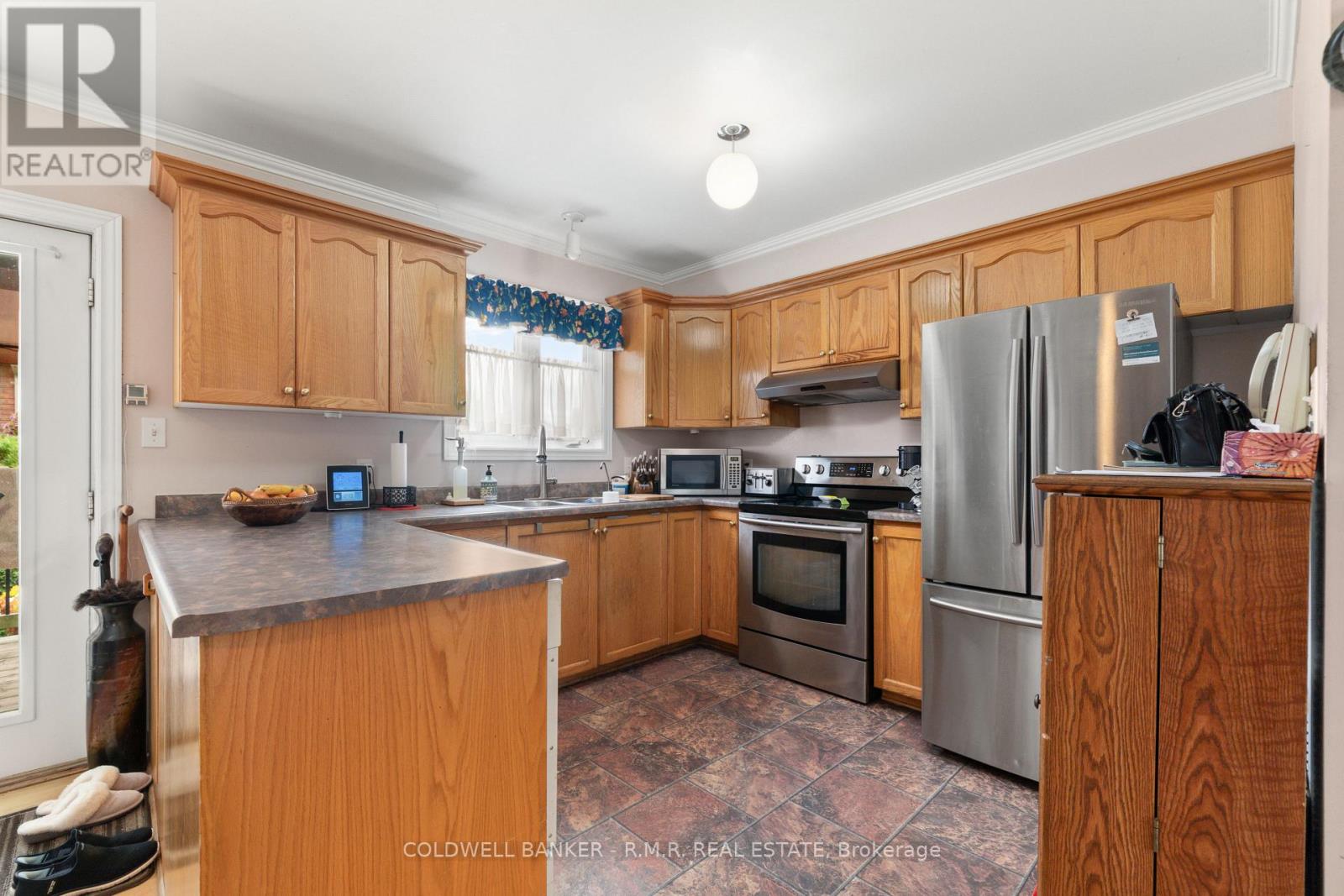 7 Eakins Crescent, Kawartha Lakes (Lindsay), Ontario  K9V 6H8 - Photo 17 - X12280016