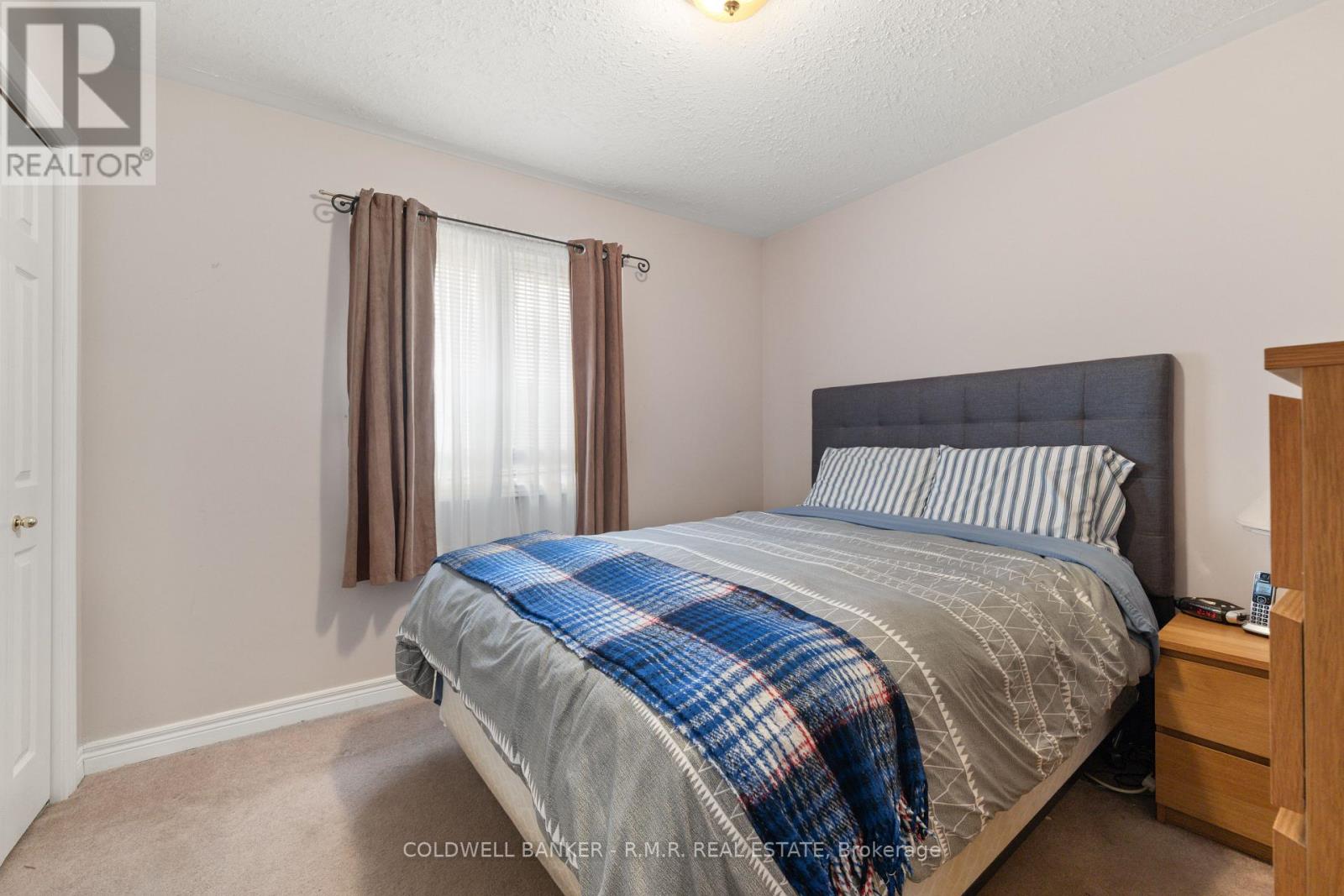 7 Eakins Crescent, Kawartha Lakes (Lindsay), Ontario  K9V 6H8 - Photo 23 - X12280016