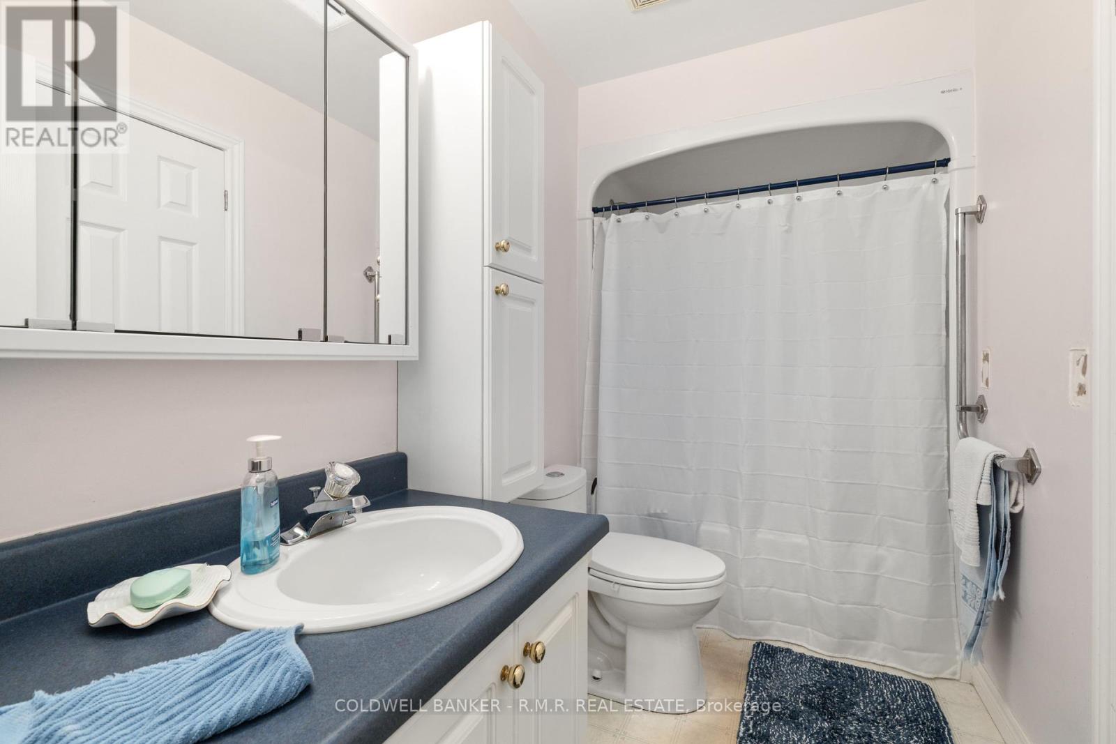 7 Eakins Crescent, Kawartha Lakes (Lindsay), Ontario  K9V 6H8 - Photo 25 - X12280016