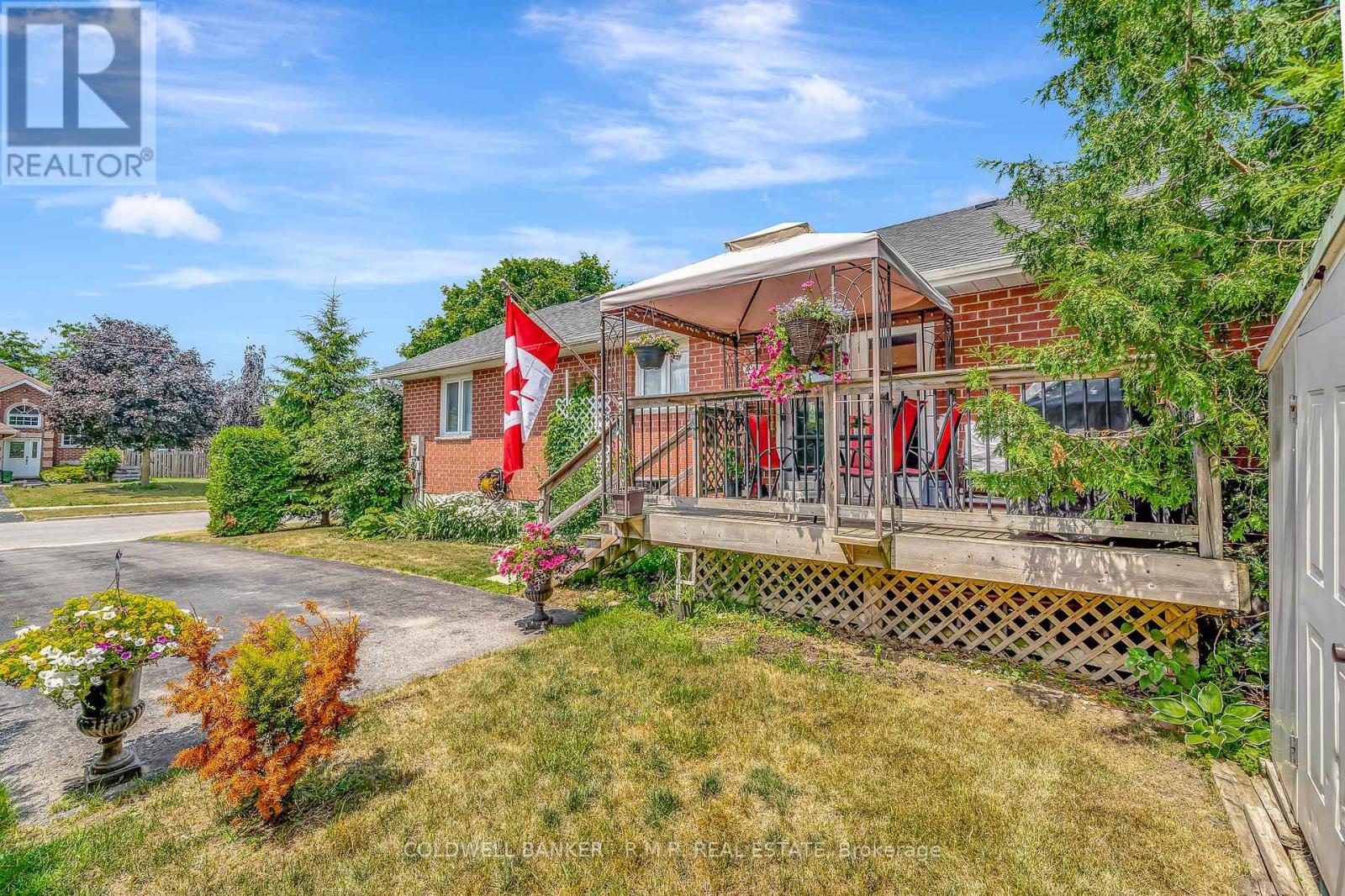 7 Eakins Crescent, Kawartha Lakes (Lindsay), Ontario  K9V 6H8 - Photo 6 - X12280016