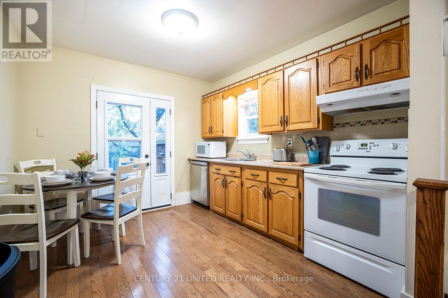 225 Mark Street, Peterborough East (Central), Ontario  K9H 1V1 - Photo 18 - X12280178