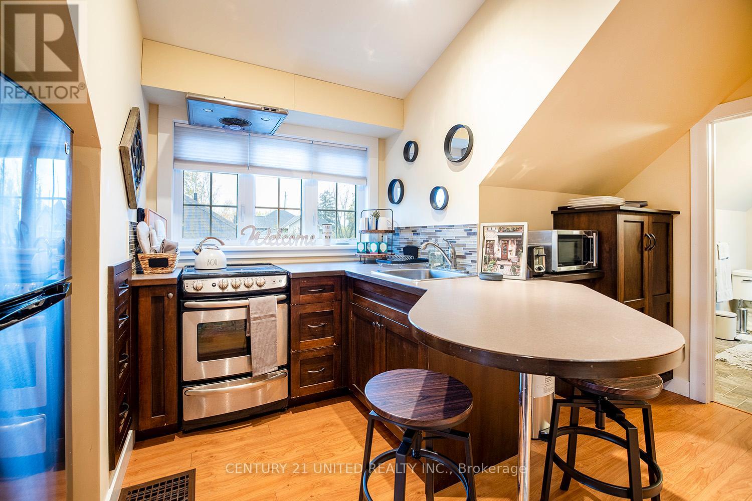 225 Mark Street, Peterborough East (Central), Ontario  K9H 1V1 - Photo 4 - X12280178