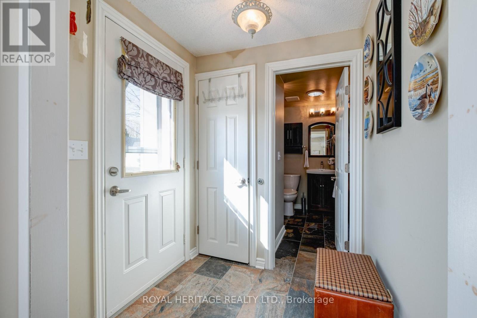 46 Wilmot Trail, Clarington (Bowmanville), Ontario  L1B 1B8 - Photo 10 - E12281256
