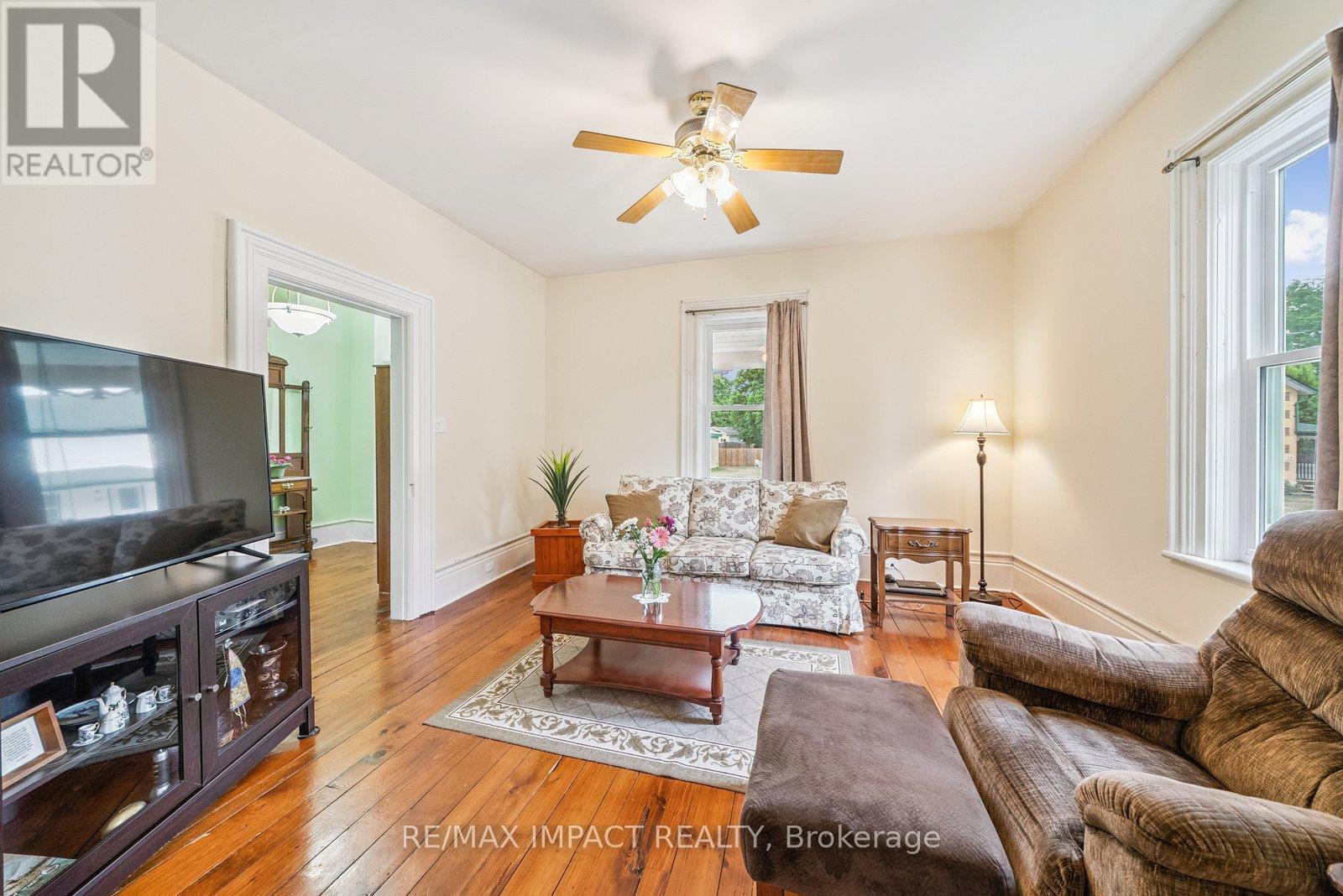 21 Centre Avenue, Trent Hills (Warkworth), Ontario  K0L 1L0 - Photo 8 - X12282157