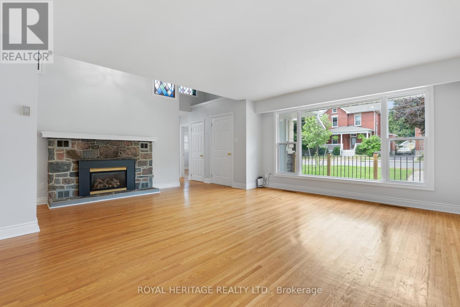 30 Albert Street S, Kawartha Lakes (Lindsay), Ontario  K9V 3G7 - Photo 18 - X12282200