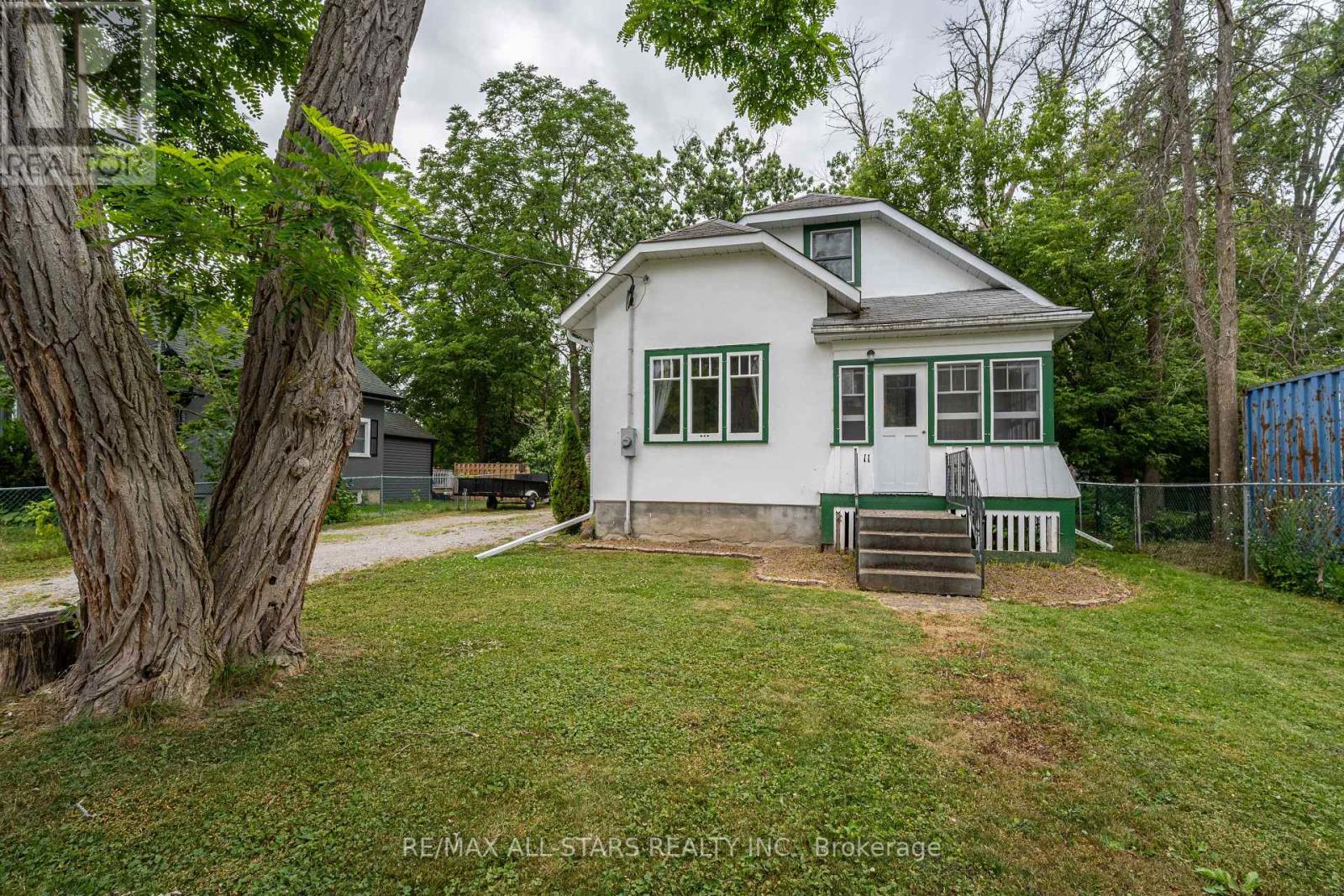 11 QUEEN STREET S, kawartha lakes (omemee), Ontario