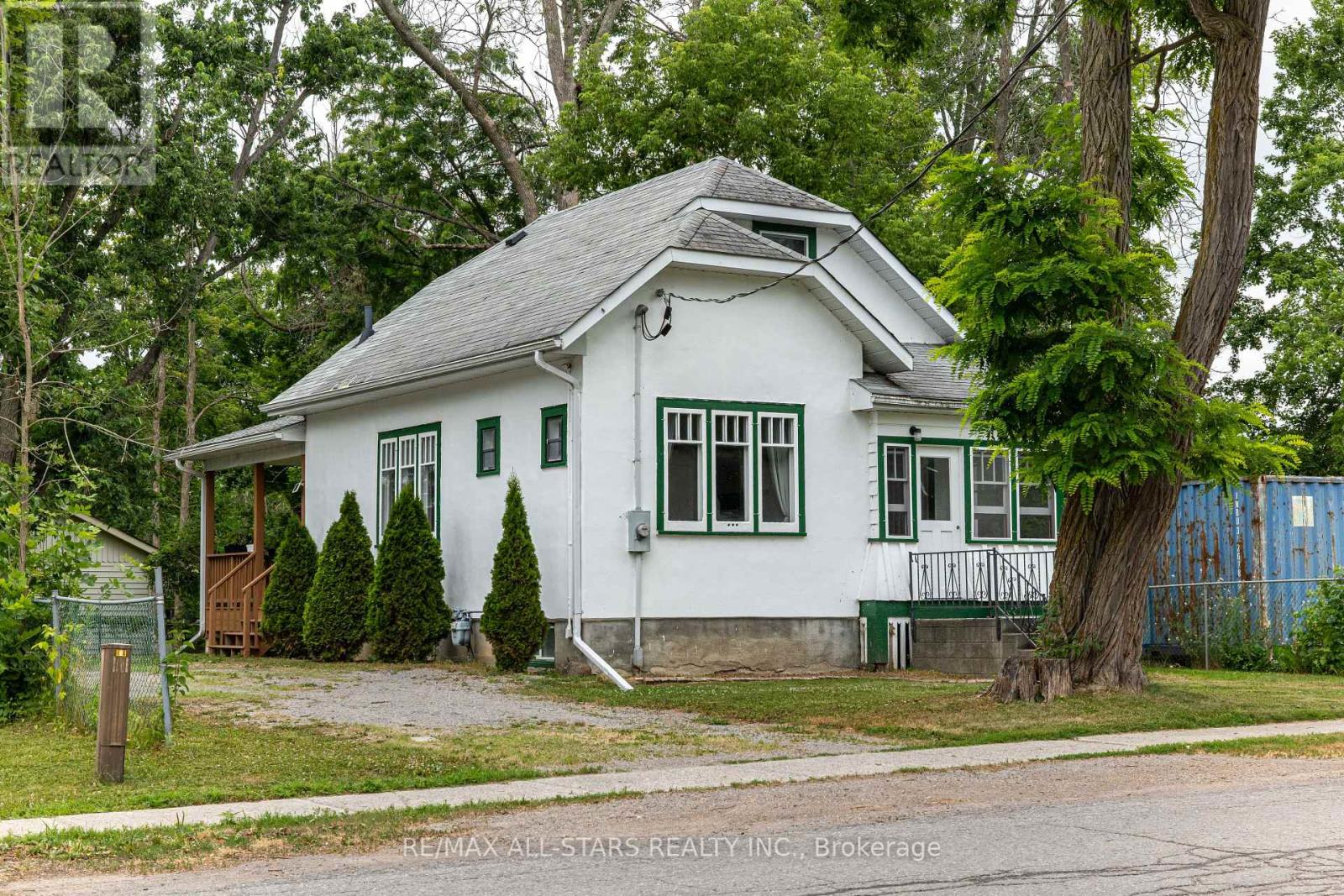 11 Queen Street S, Kawartha Lakes (Omemee), Ontario  K0L 2W0 - Photo 27 - X12282461