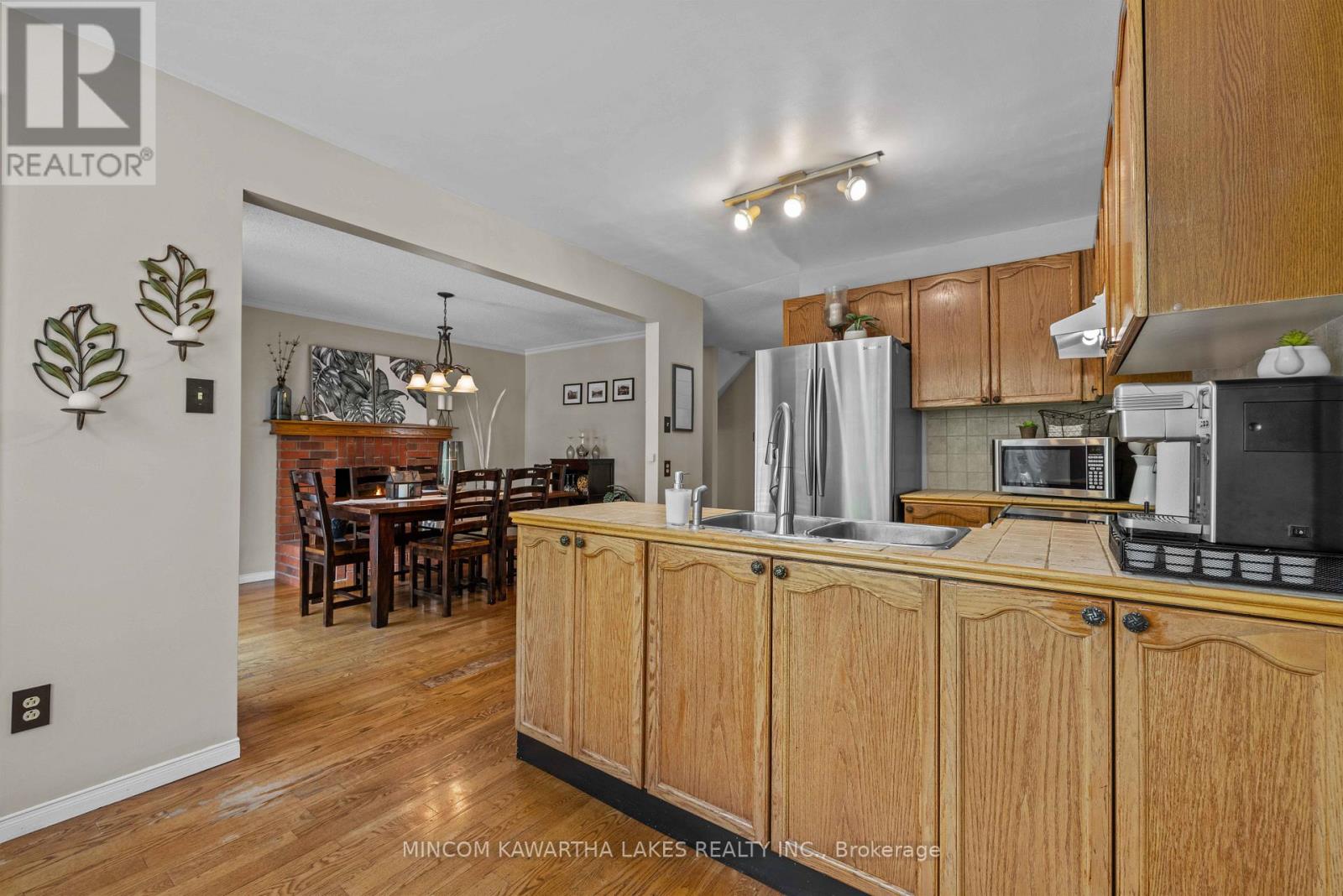 1191 Huntington Circle, Peterborough West (South), Ontario  K9K 2B9 - Photo 10 - X12282641