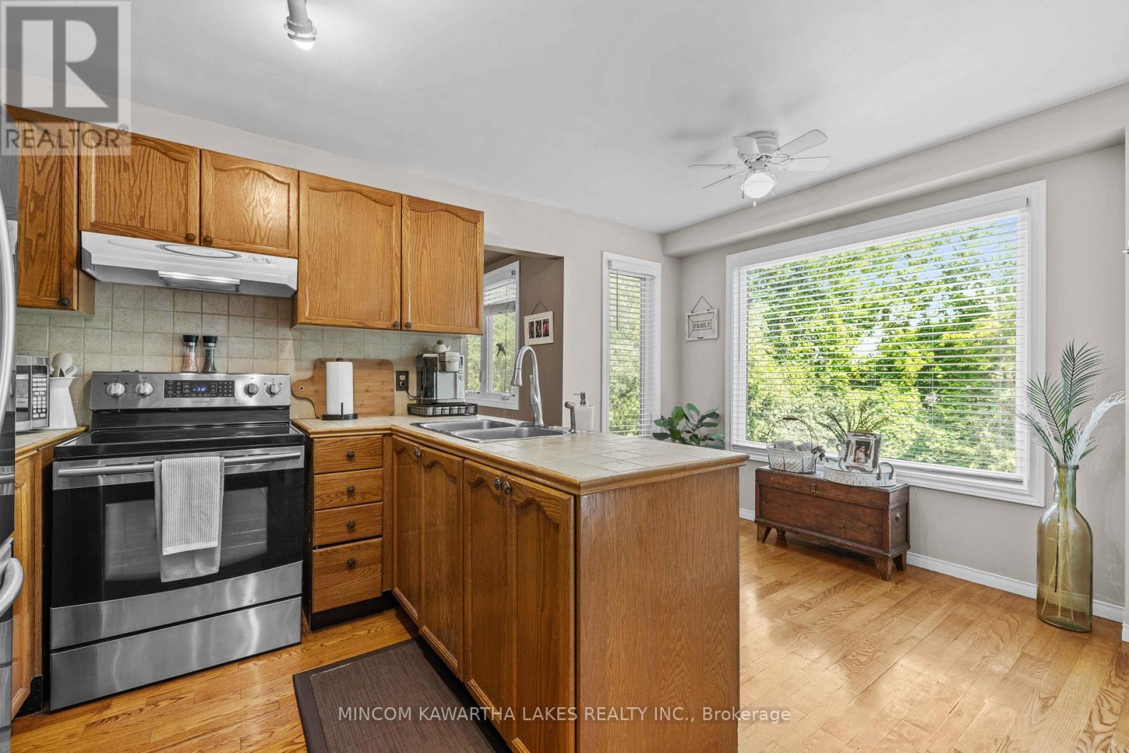 1191 Huntington Circle, Peterborough West (South), Ontario  K9K 2B9 - Photo 7 - X12282641