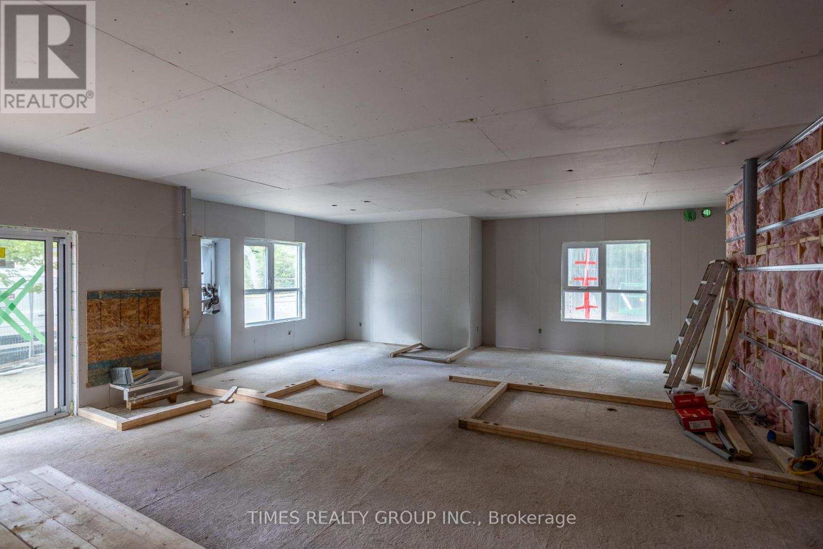 203 - 369 Hunter Street W, Peterborough Central (North), Ontario  K9H 2M5 - Photo 3 - X12282737