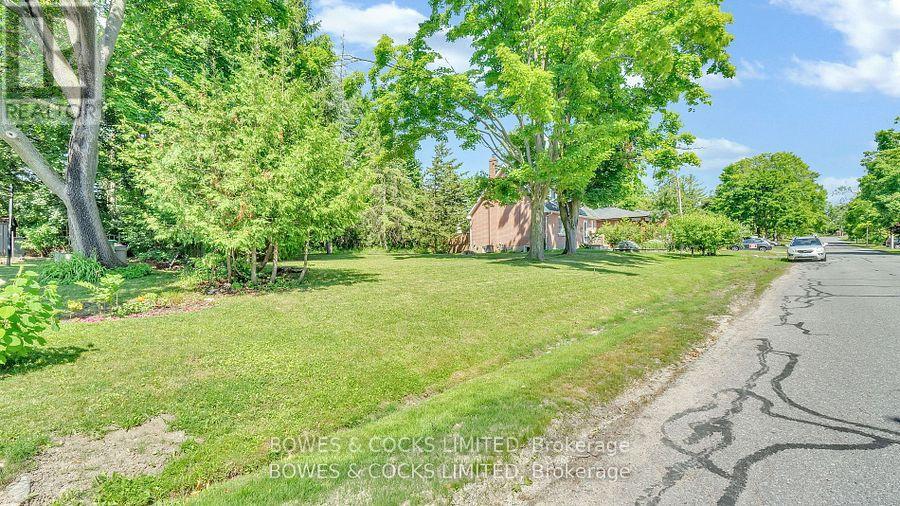 125 Greenhill Drive, Peterborough West (Central), Ontario  K9J 6E2 - Photo 7 - X12282990
