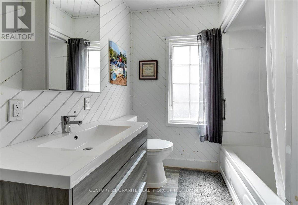 18 Highschool Lane, Bancroft, Ontario  K0L 1C0 - Photo 9 - X12282999