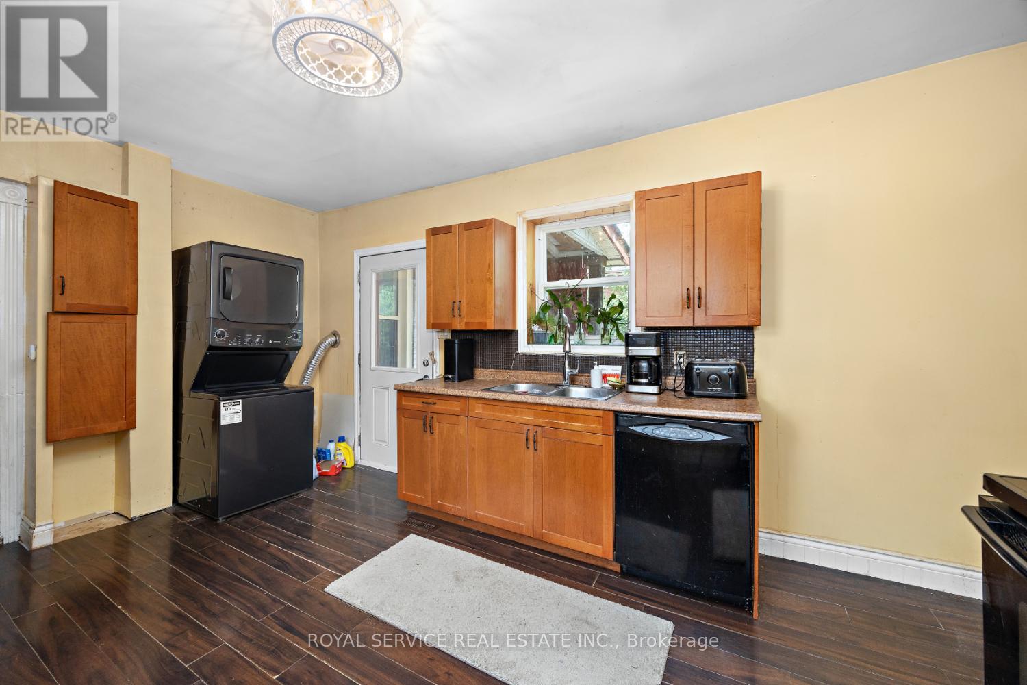 483 Parnell Street, Peterborough Central (South), Ontario  K9J 4J3 - Photo 11 - X12283379
