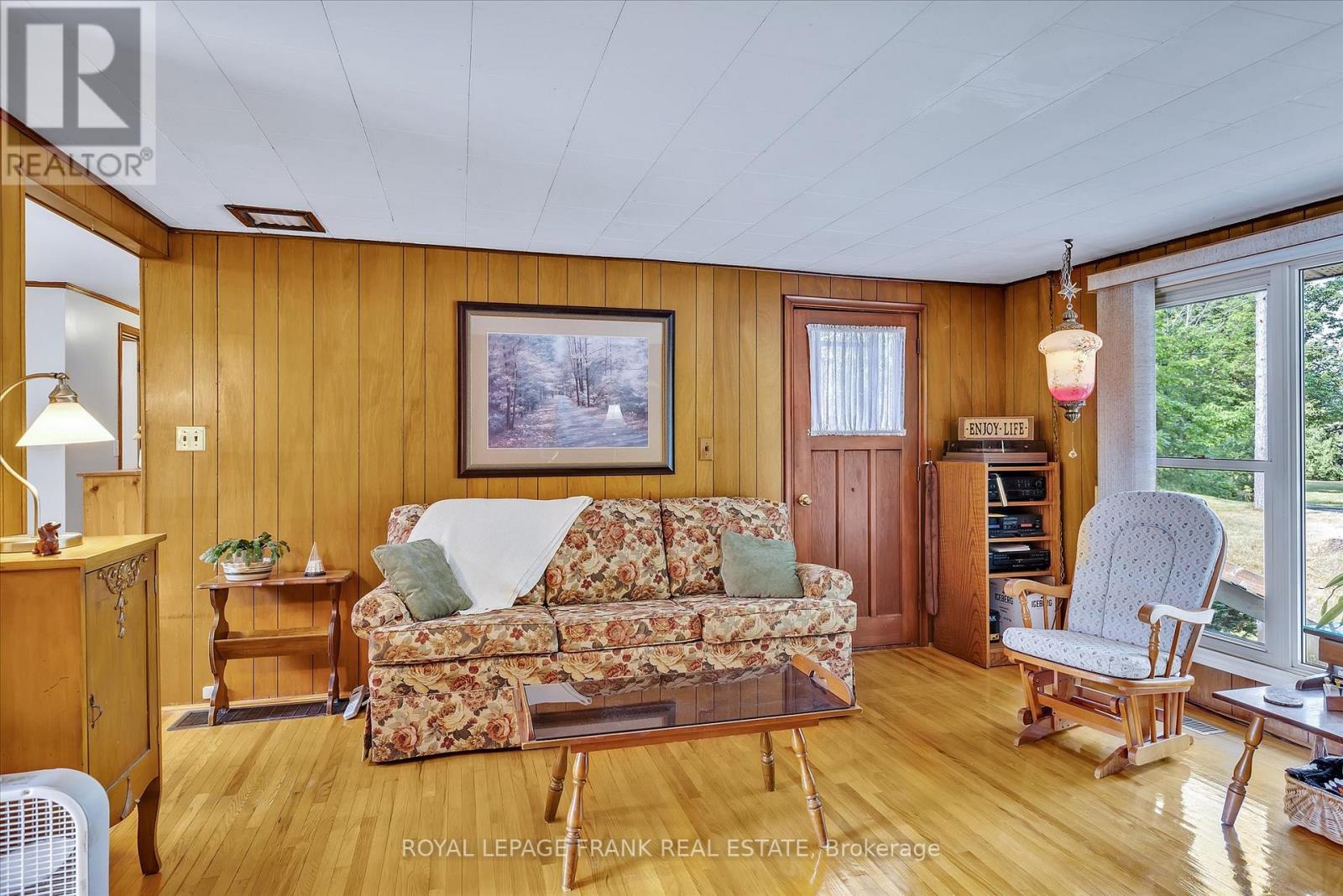10 Darvell Road, Trent Lakes, Ontario  K0L 1J0 - Photo 10 - X12283436