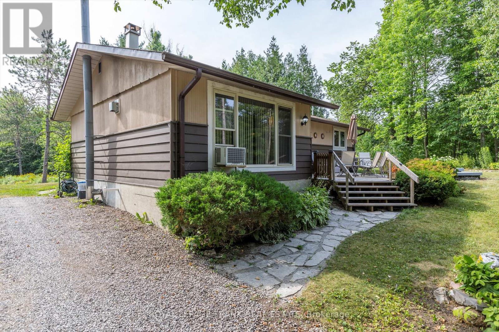 10 Darvell Road, Trent Lakes, Ontario  K0L 1J0 - Photo 5 - X12283436