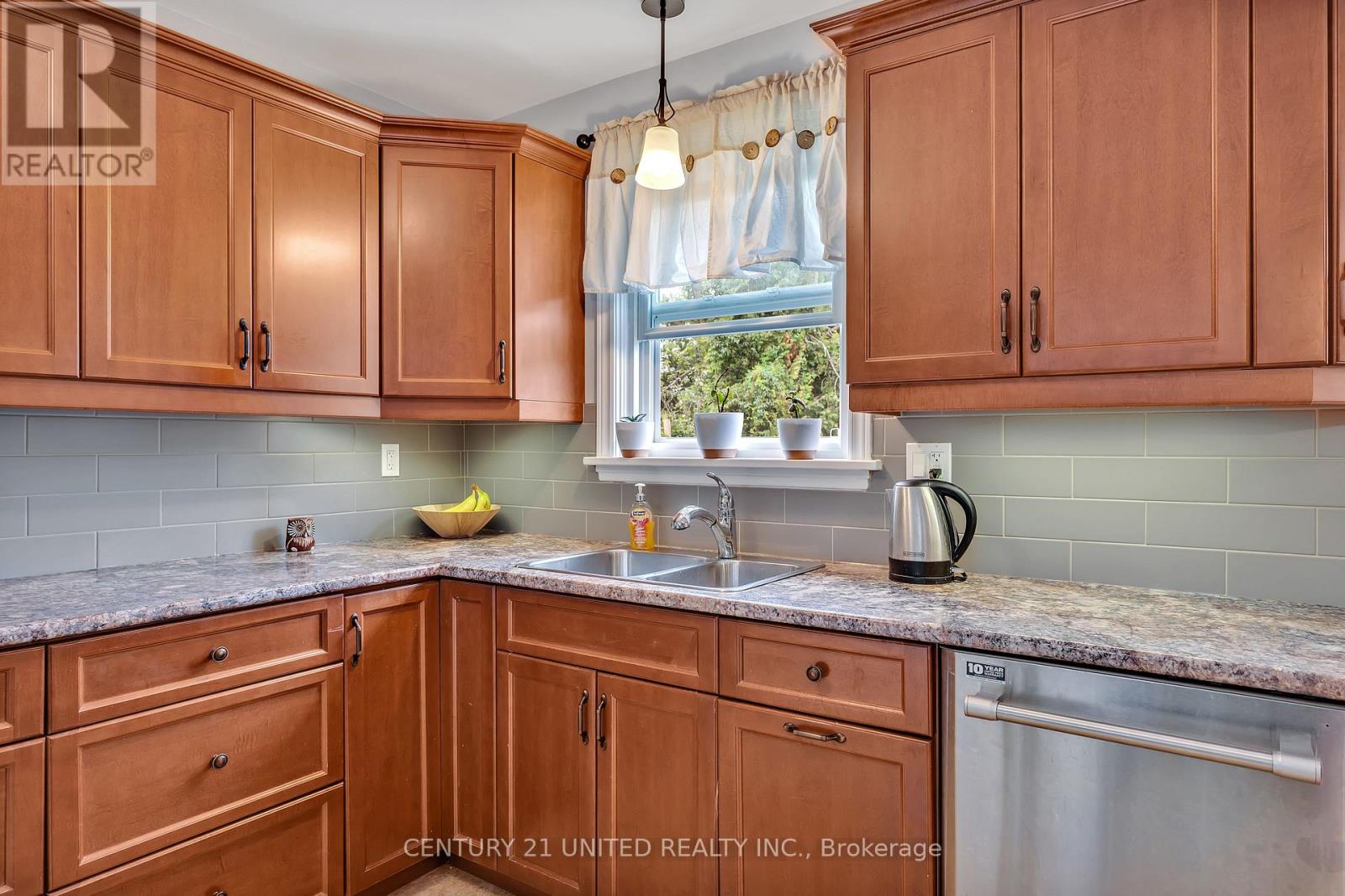 781 Cameron Street, Peterborough South (West), Ontario  K9J 4A1 - Photo 13 - X12283515