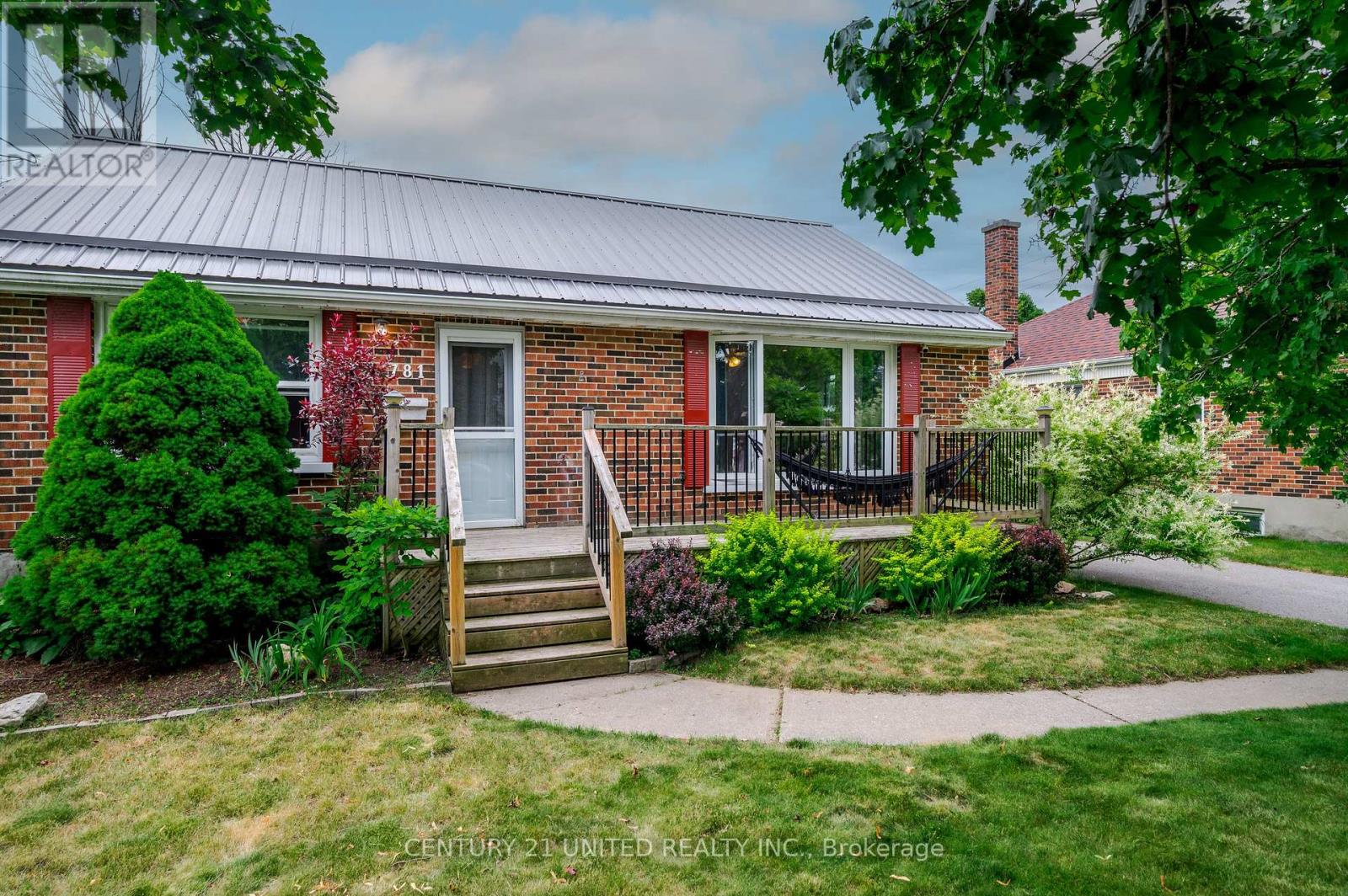 781 Cameron Street, Peterborough South (West), Ontario  K9J 4A1 - Photo 2 - X12283515