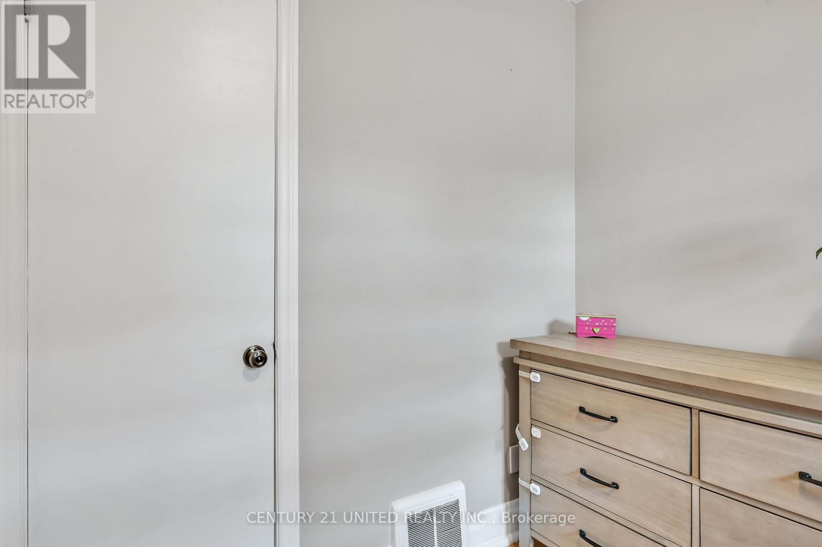 781 Cameron Street, Peterborough South (West), Ontario  K9J 4A1 - Photo 21 - X12283515