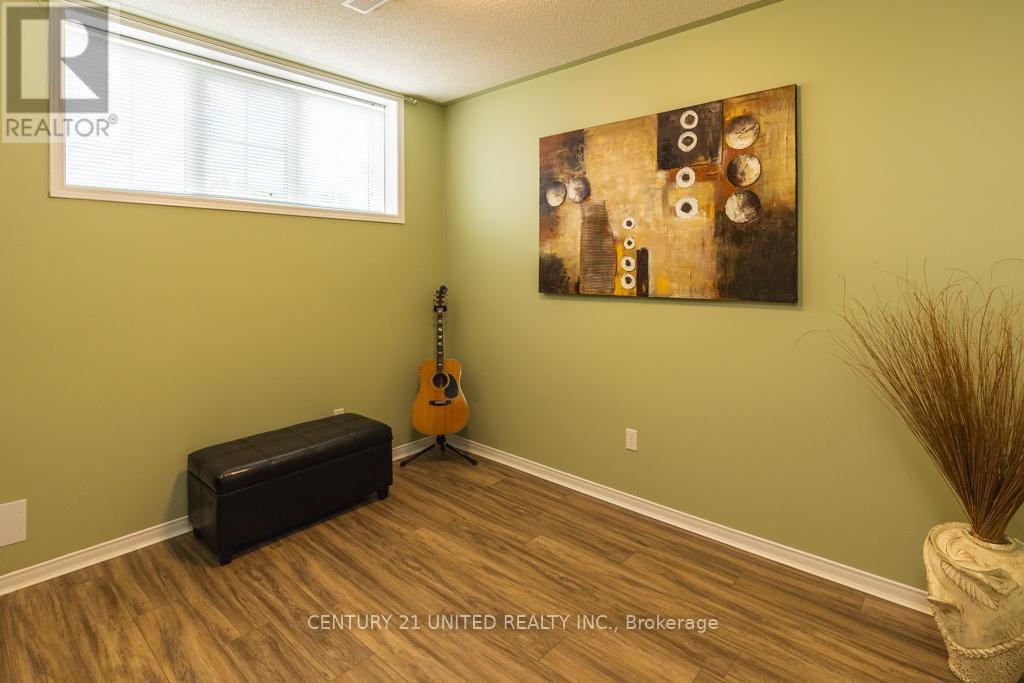 1019 Baker Street, Peterborough North (North), Ontario  K9H 7P7 - Photo 17 - X12283650