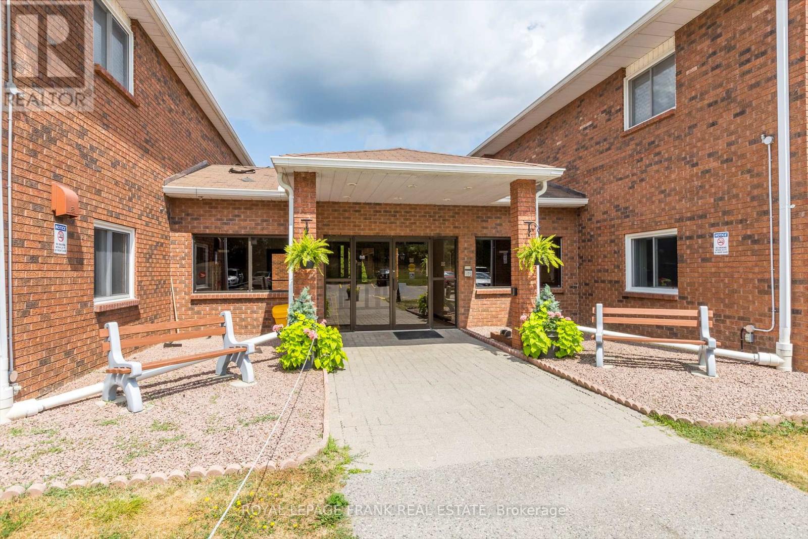 115 - 475 Parkhill Road W, Peterborough Central (North), Ontario  K9H 7M5 - Photo 2 - X12284032