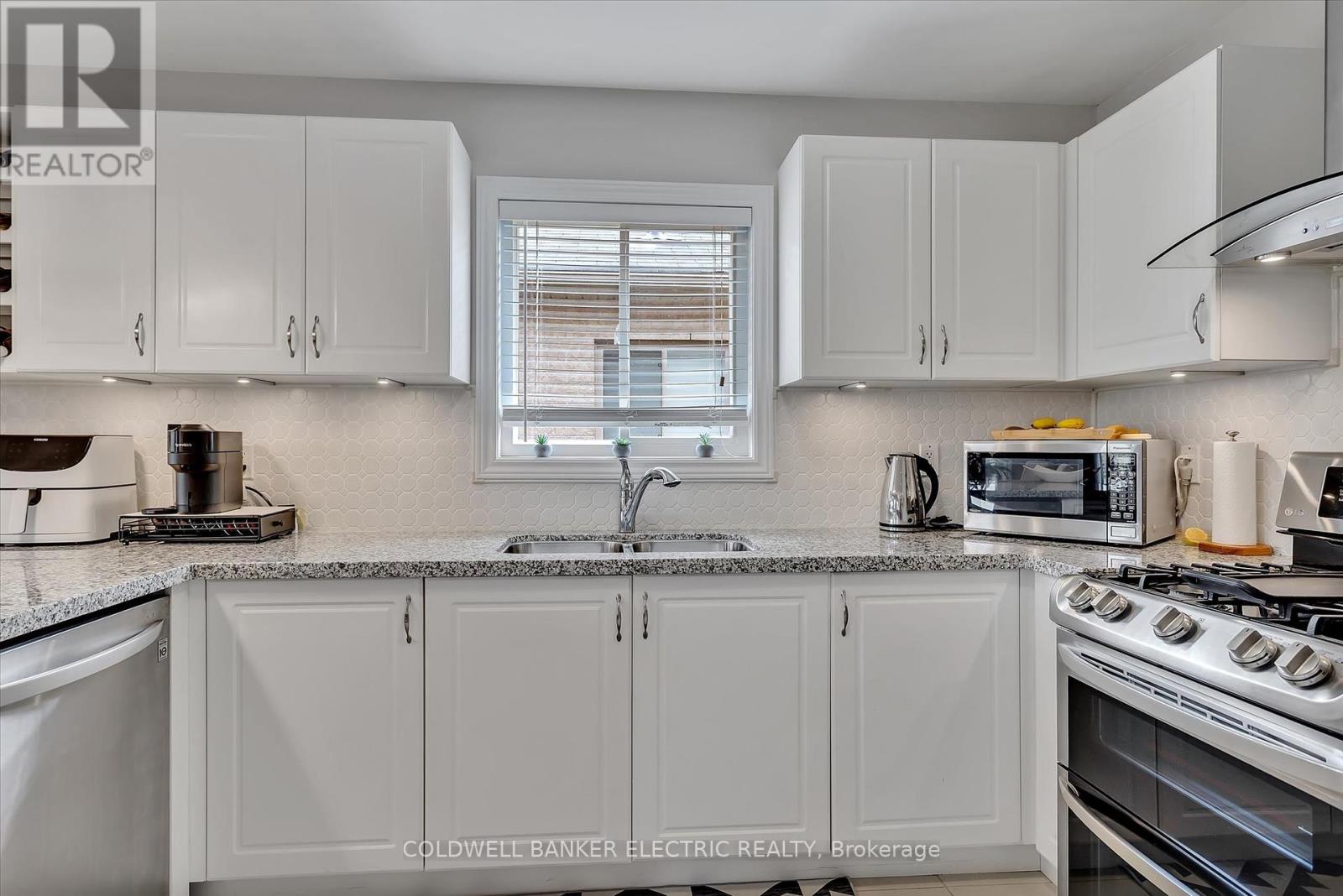 31 Old Trafford Drive, Trent Hills (Hastings), Ontario  K0L 1Y0 - Photo 7 - X12284138