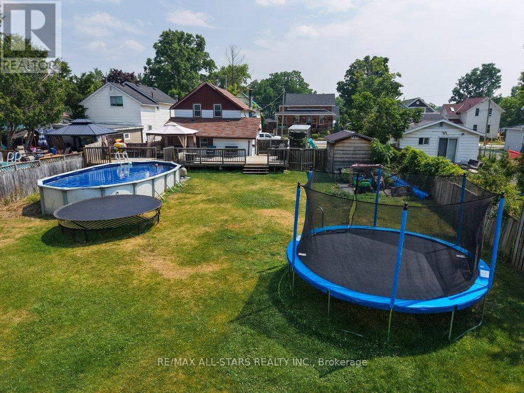 5 St Peter Street, Kawartha Lakes (Lindsay), Ontario  K9V 1P3 - Photo 1 - X12284772