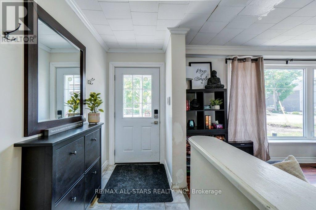 5 St Peter Street, Kawartha Lakes (Lindsay), Ontario  K9V 1P3 - Photo 3 - X12284772