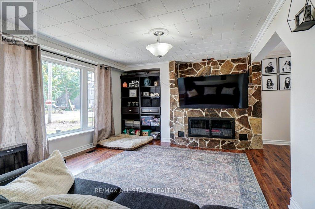 5 St Peter Street, Kawartha Lakes (Lindsay), Ontario  K9V 1P3 - Photo 4 - X12284772