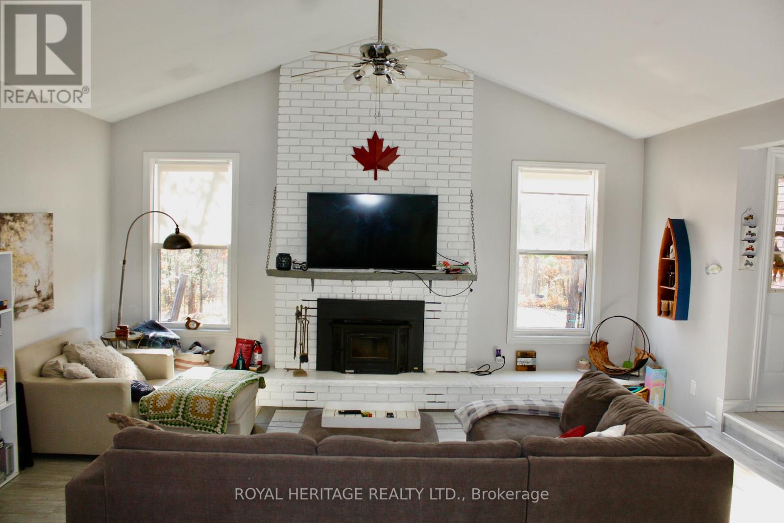 2331 Lakeside Road, Douro-Dummer, Ontario  K0L 2H0 - Photo 6 - X12284868