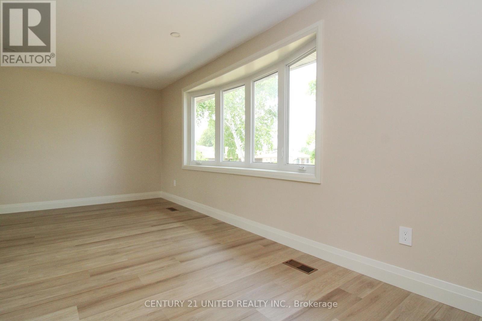 594 Saugeen Crescent, Peterborough South (East), Ontario  K9J 1K1 - Photo 11 - X12285021