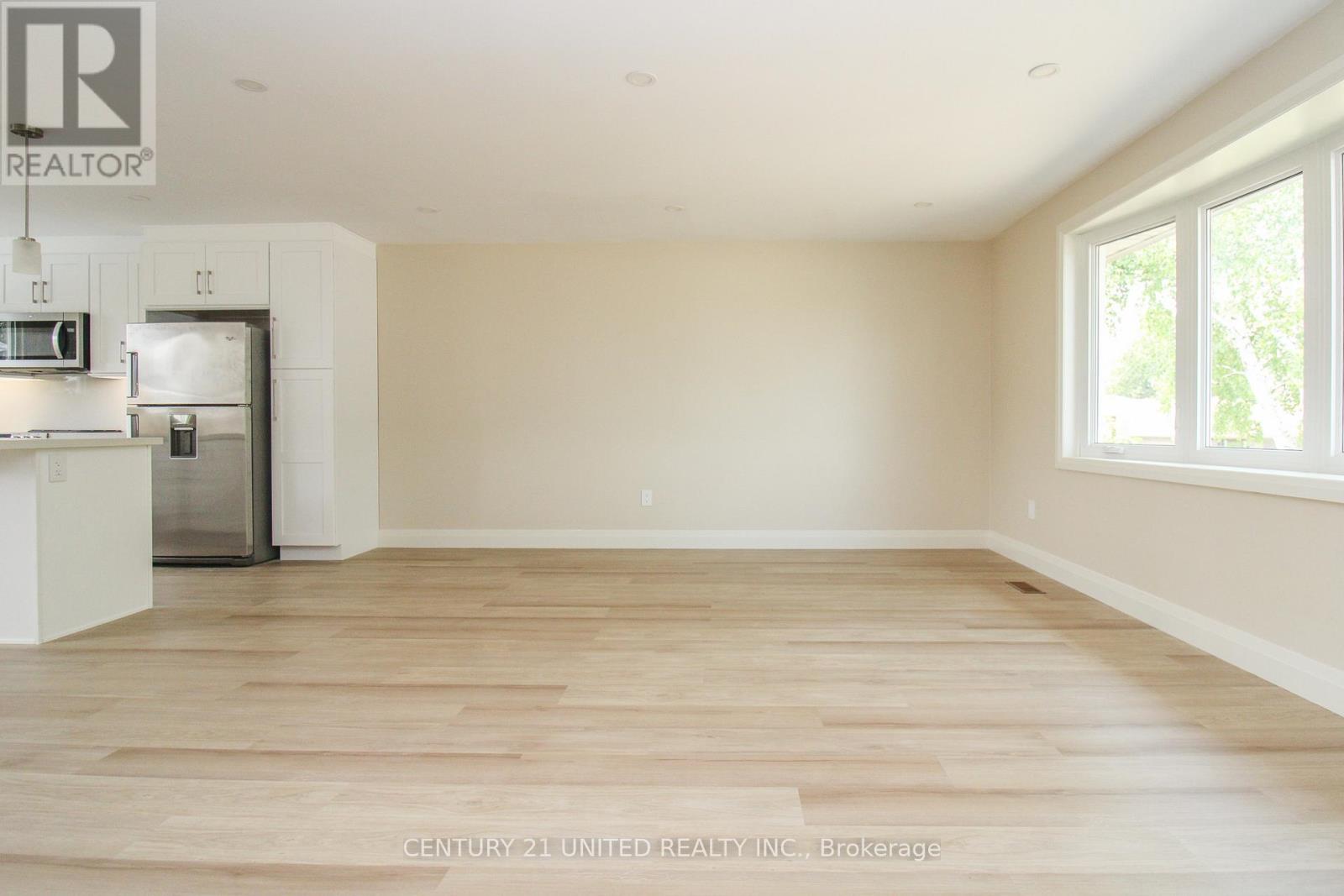 594 Saugeen Crescent, Peterborough South (East), Ontario  K9J 1K1 - Photo 5 - X12285021